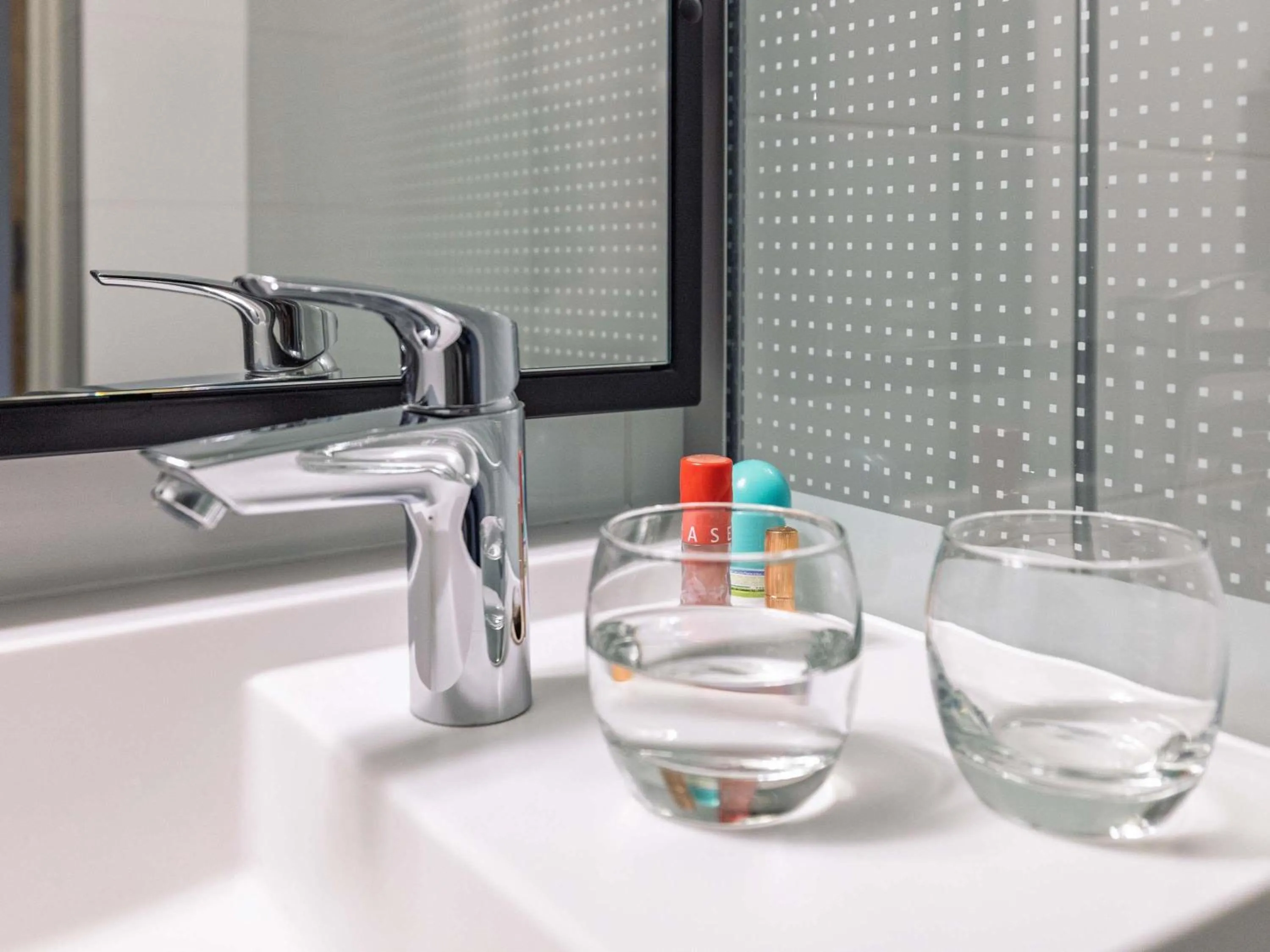 Bedroom in ibis Metz Centre Cathedrale