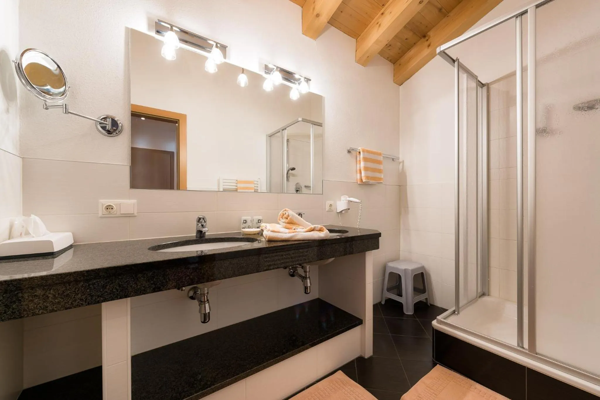 Bathroom in Hotel Forer