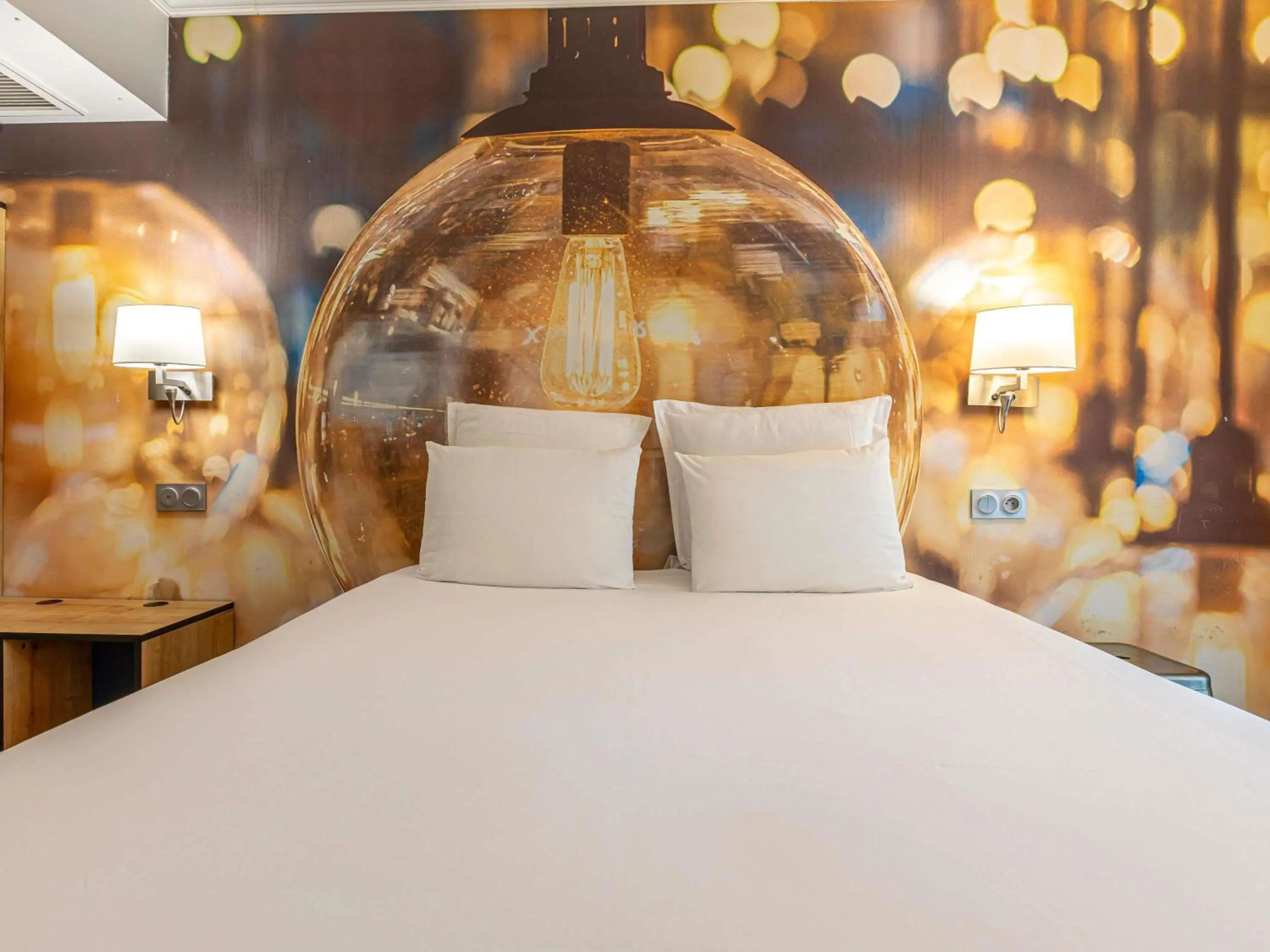 Bedroom, Bed in Mercure Paris Malakoff Parc des Expositions