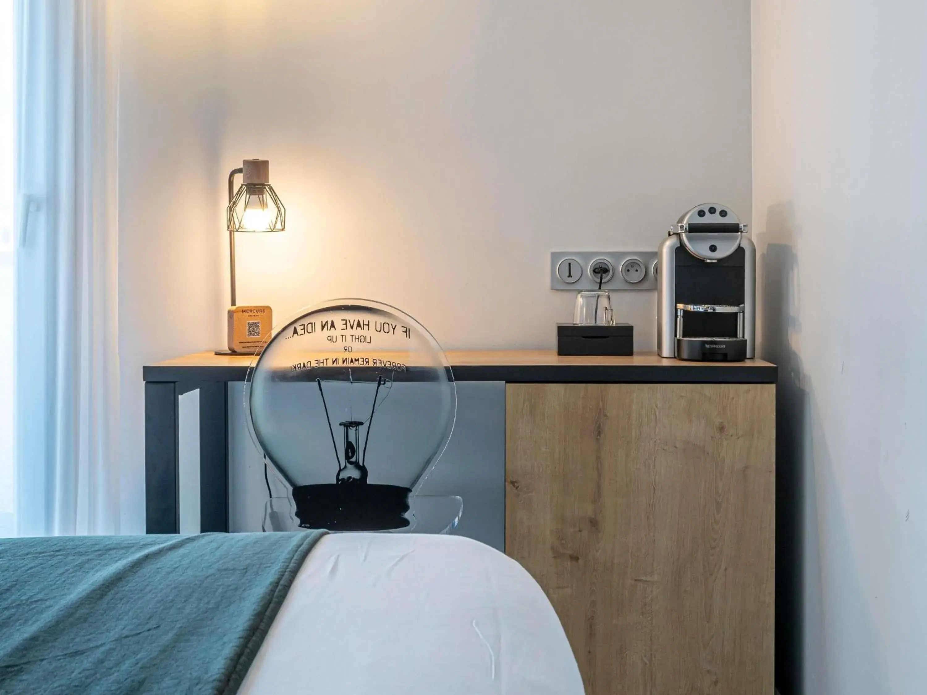 Bedroom, Bed in Mercure Paris Malakoff Parc des Expositions Bedroom, Bed in Mercure Paris Malakoff Parc des Expositions