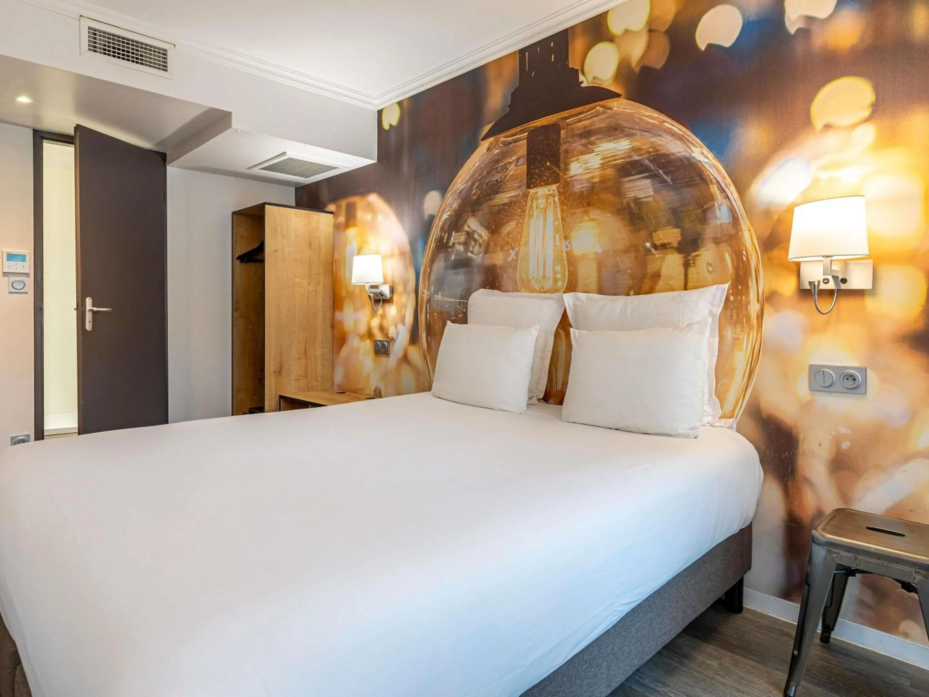 Bedroom, Bed in Mercure Paris Malakoff Parc des Expositions