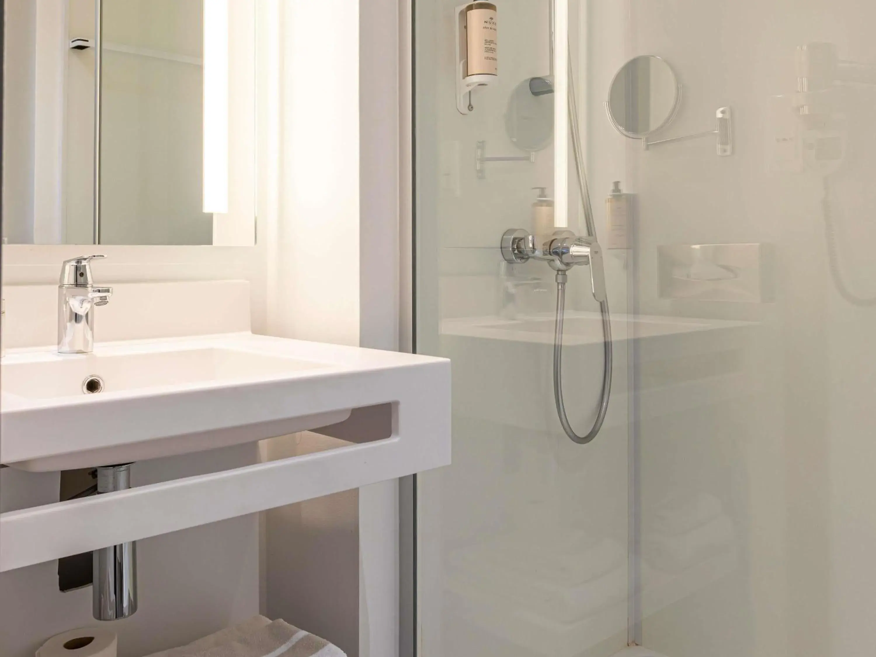 Bedroom in Mercure Paris Malakoff Parc des Expositions Bedroom in Mercure Paris Malakoff Parc des Expositions