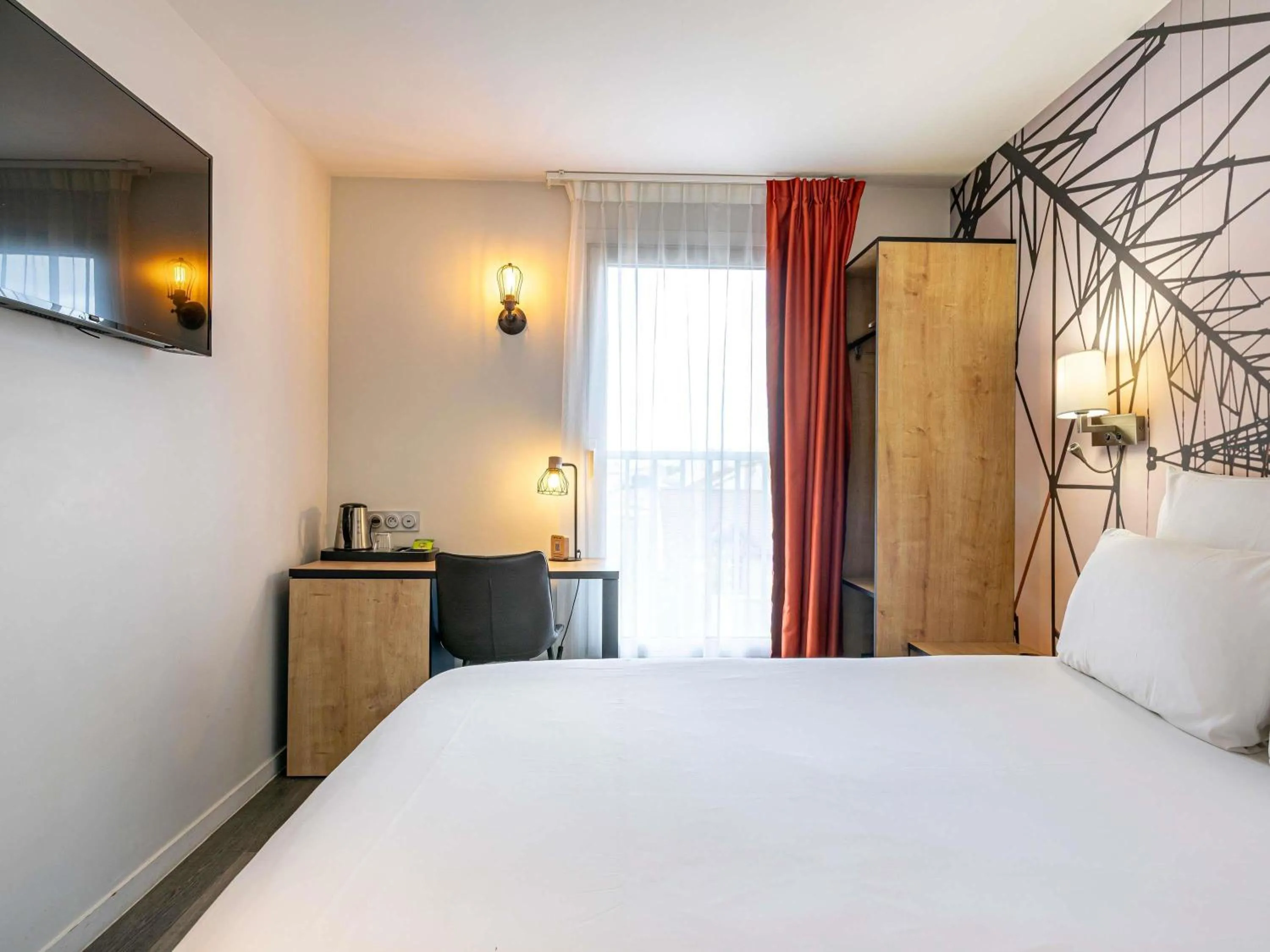 Bedroom, Bed in Mercure Paris Malakoff Parc des Expositions