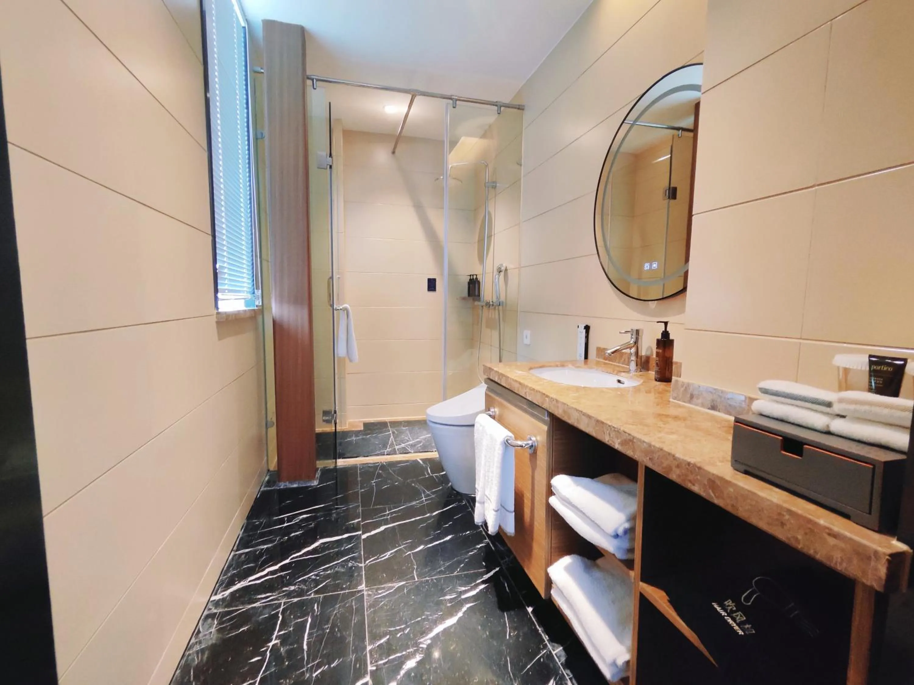 Bathroom in Shanghai International Tourist Resort Fuyi Hotel
