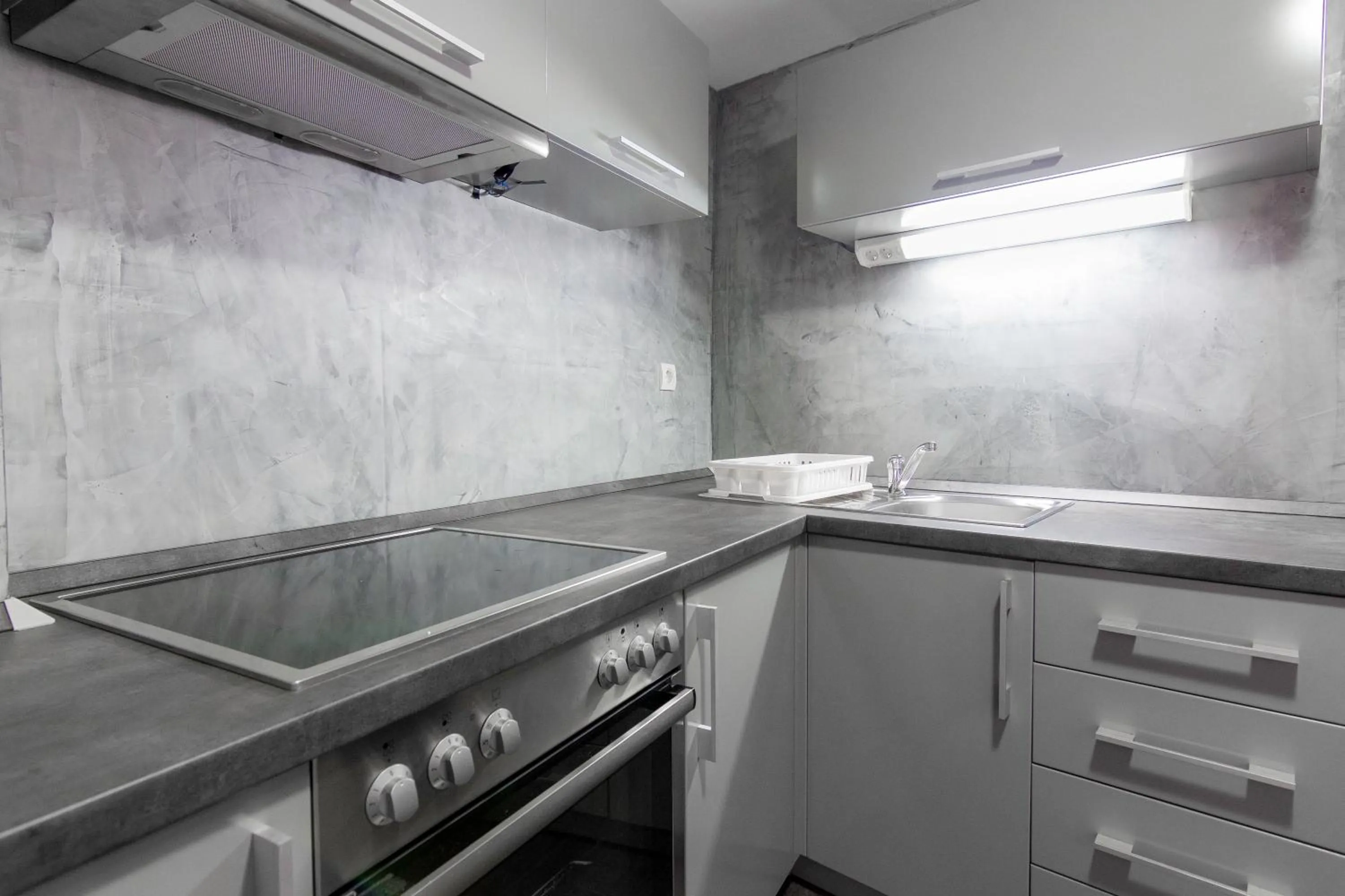 Kitchen or kitchenette in Central Park Apartments