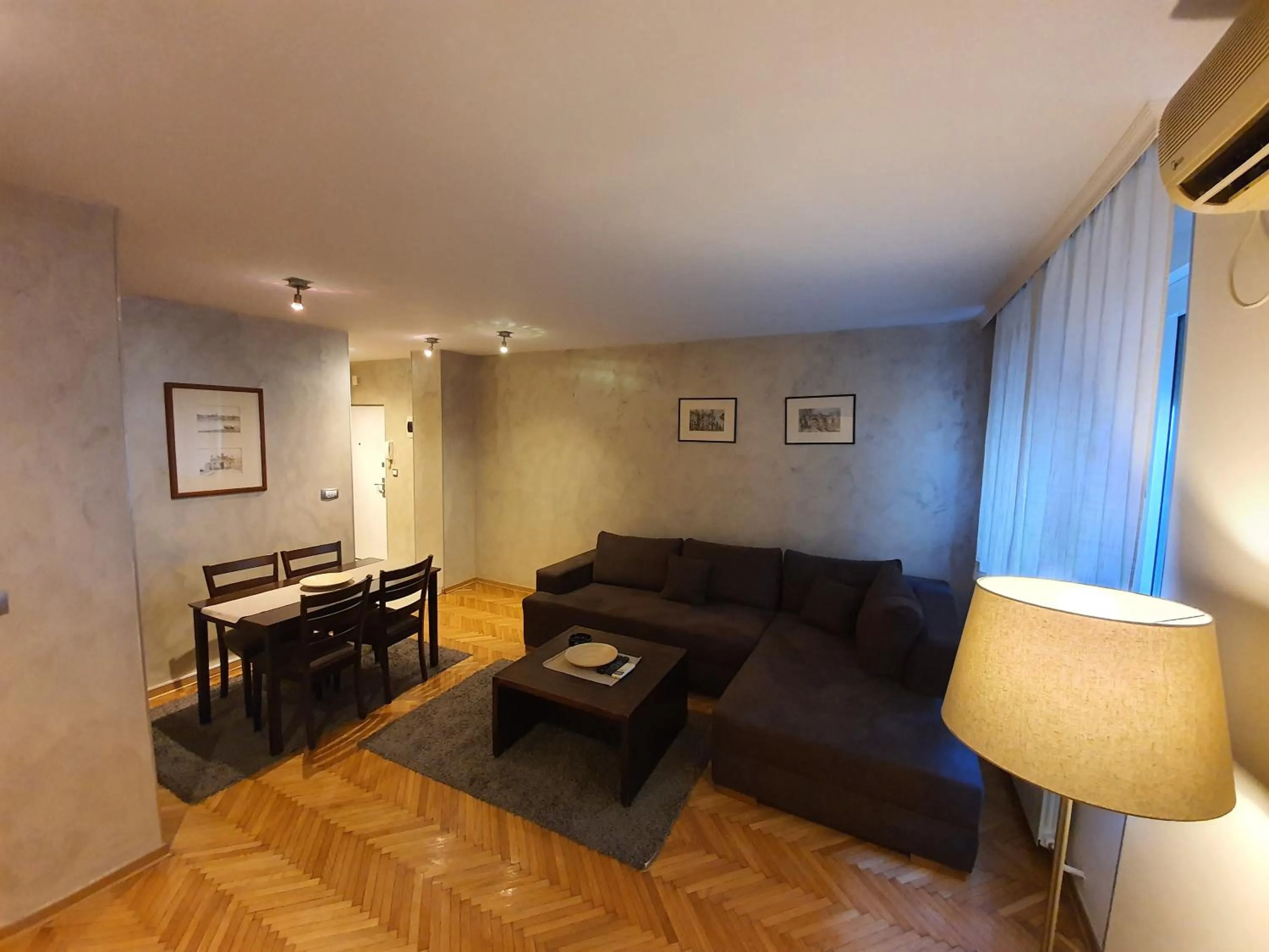 Living room in Central Park Apartments