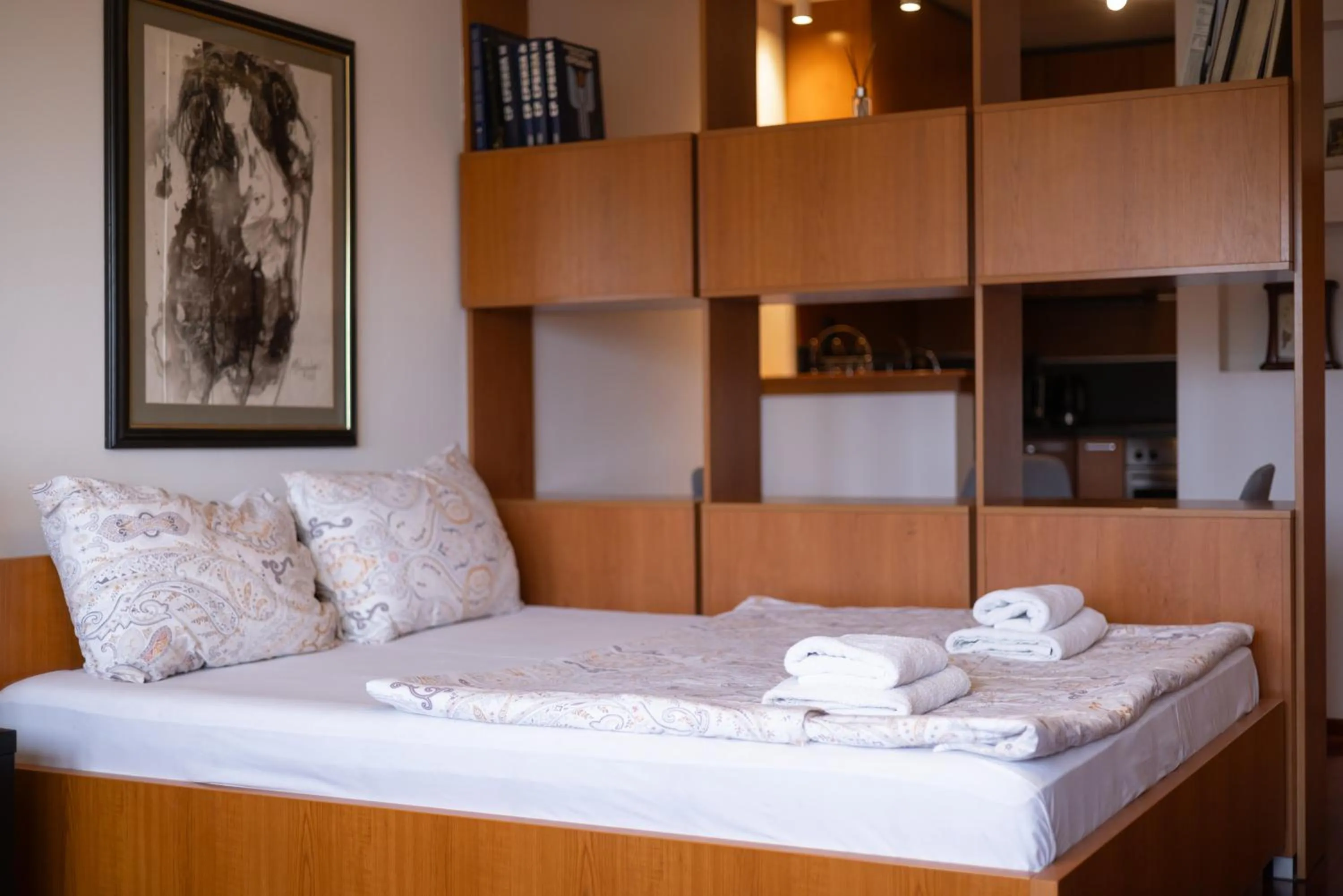 Bed in Central Park Apartments