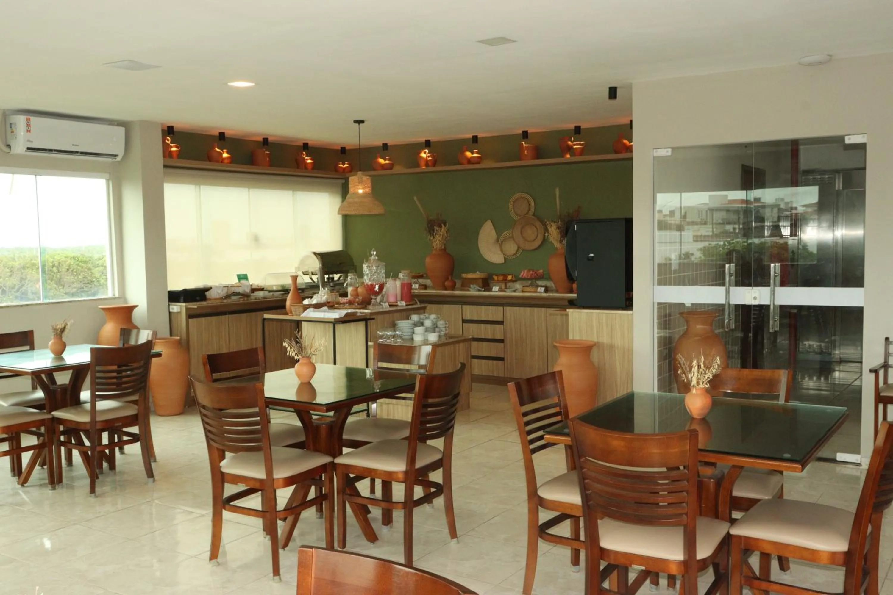 Restaurant/places to eat in HOTEL COSTA DO CALHAU