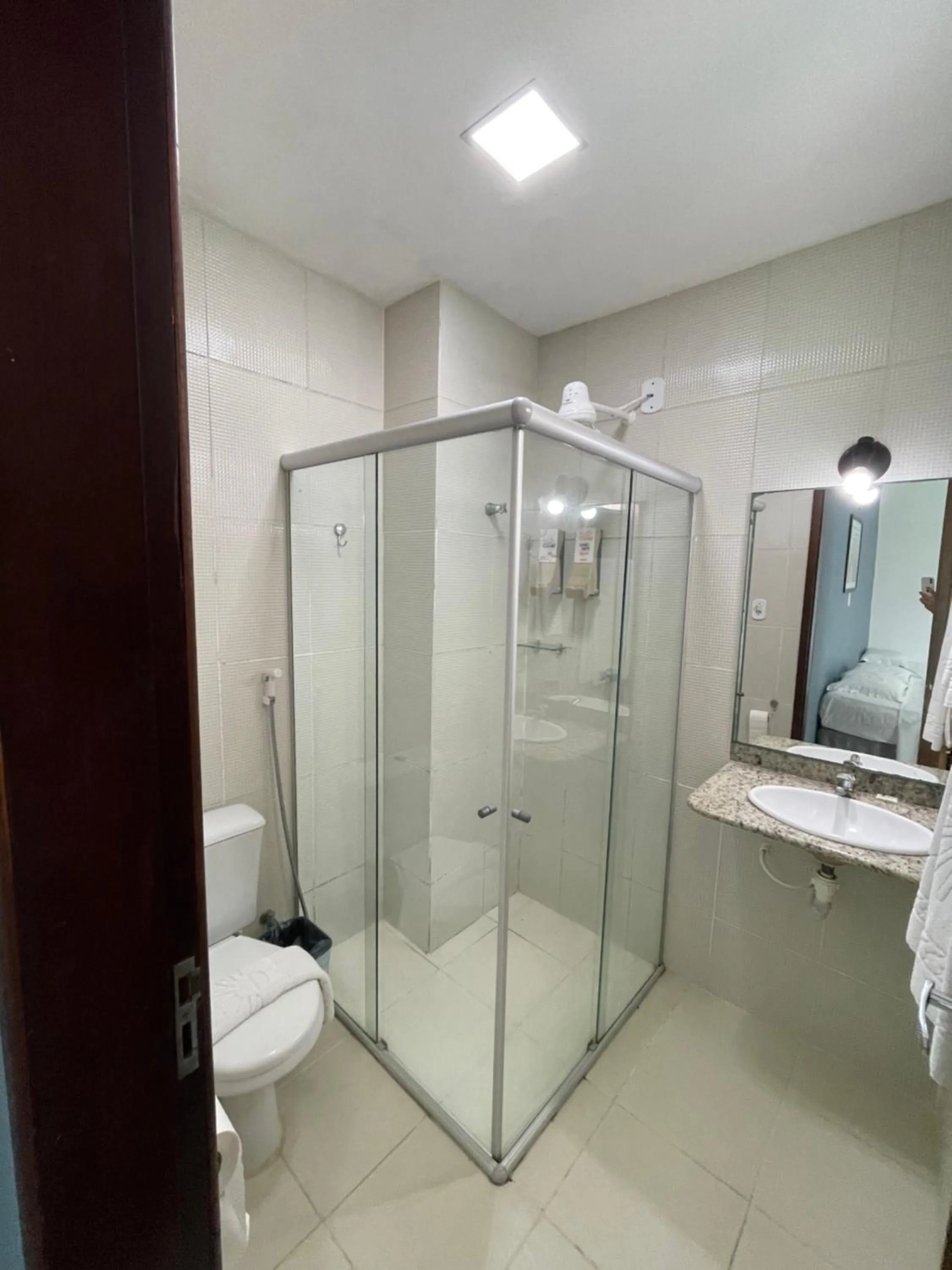 Shower in Belaris Hotel Executivo