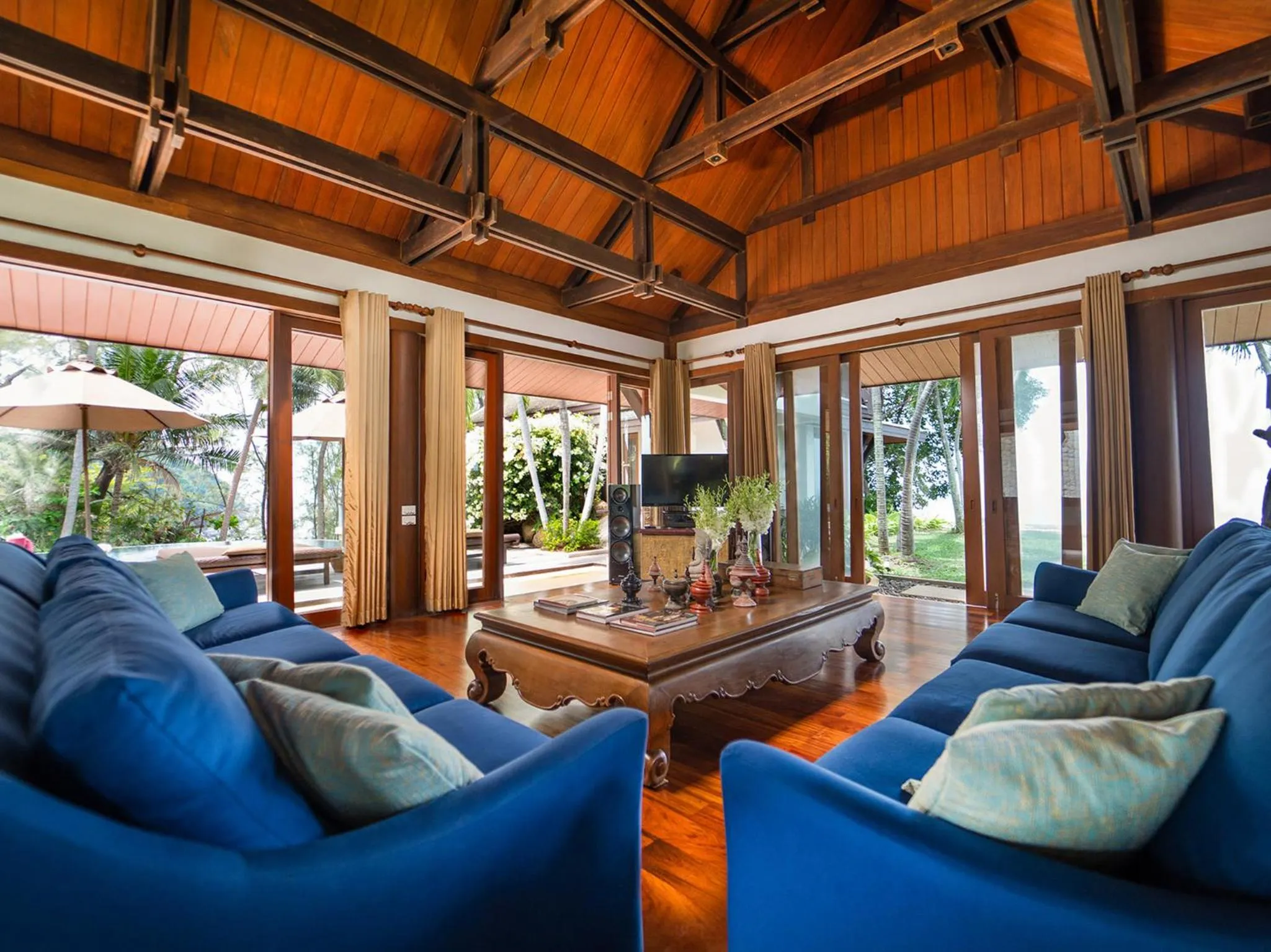 Communal lounge/ TV room in Villa Chada