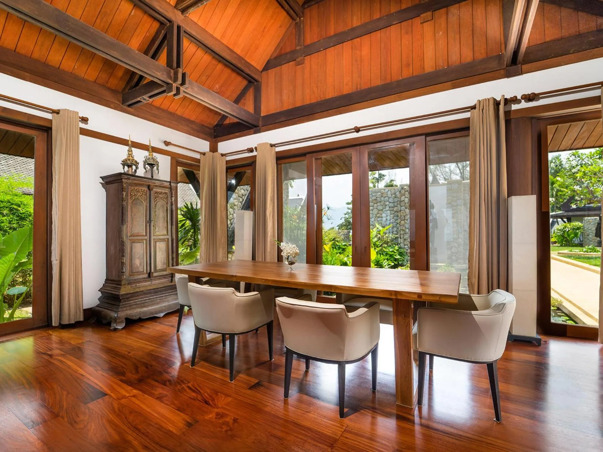 Dining area in Villa Chada