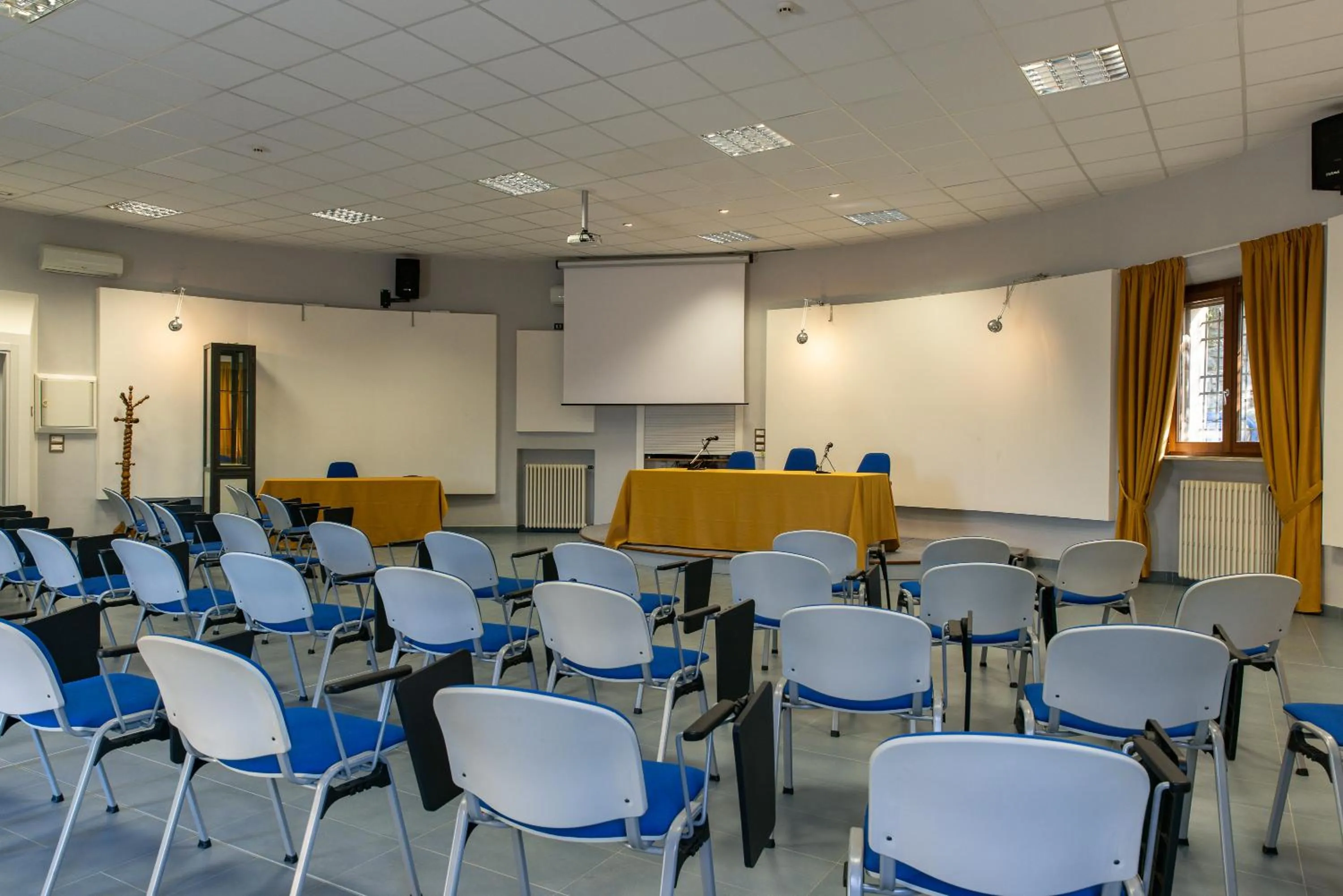 Business facilities in Villa Santa Margherita - Albergo