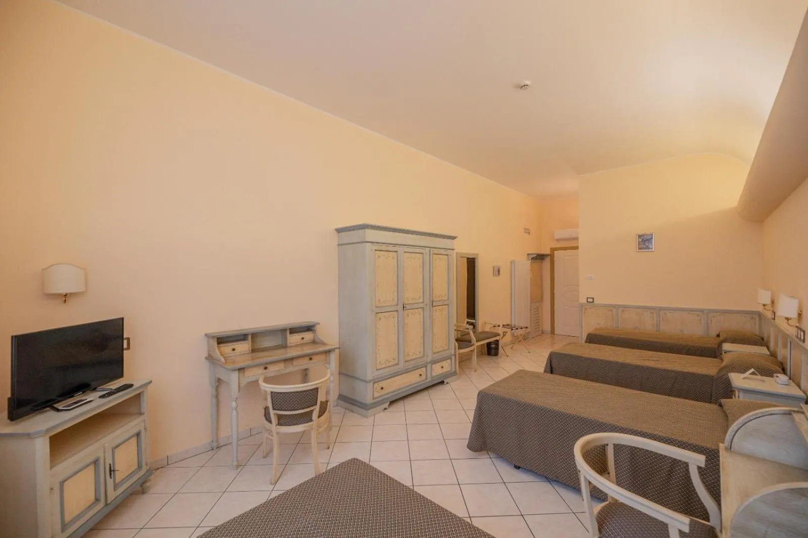 TV and multimedia, Bed in Villa Santa Margherita - Albergo