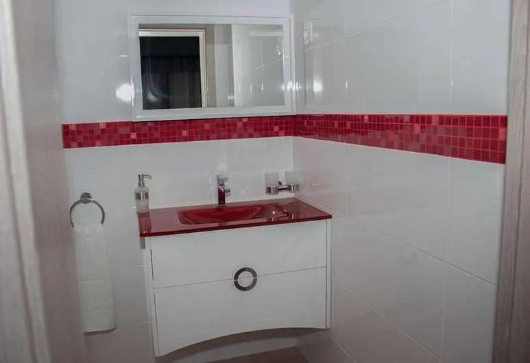 Bathroom in Aparthotel Palace