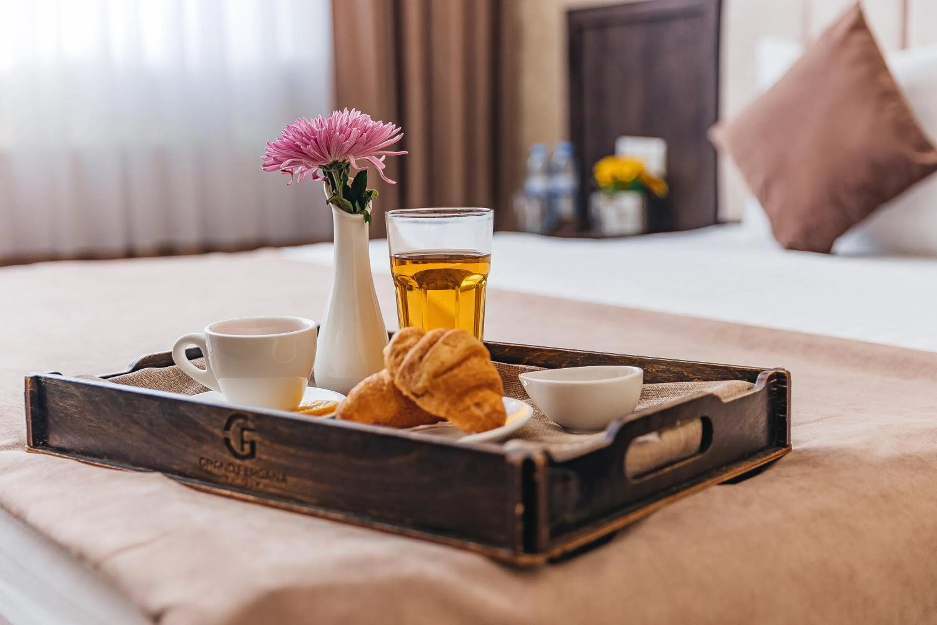 Breakfast, Bed in Grand Fergana Hotel