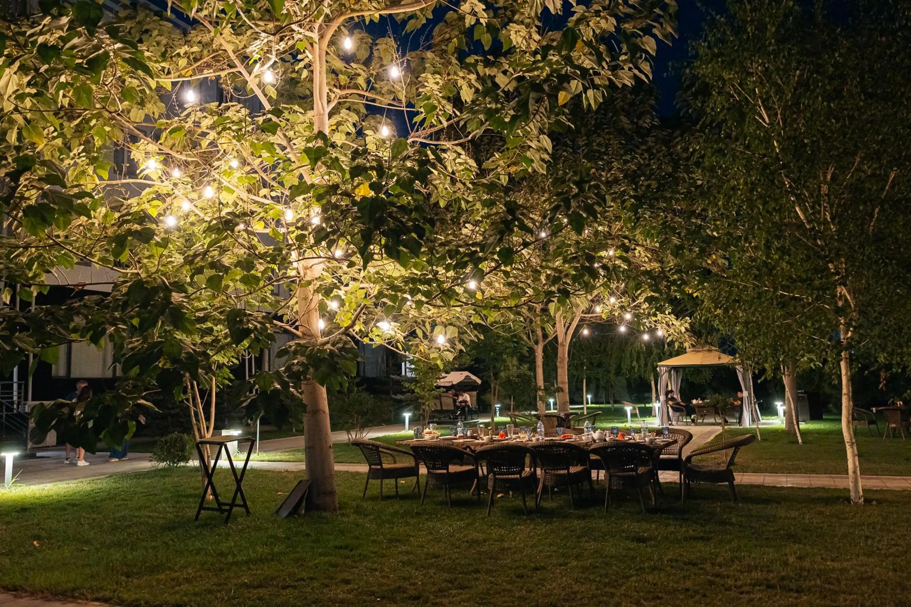 Restaurant/places to eat in Grand Fergana Hotel