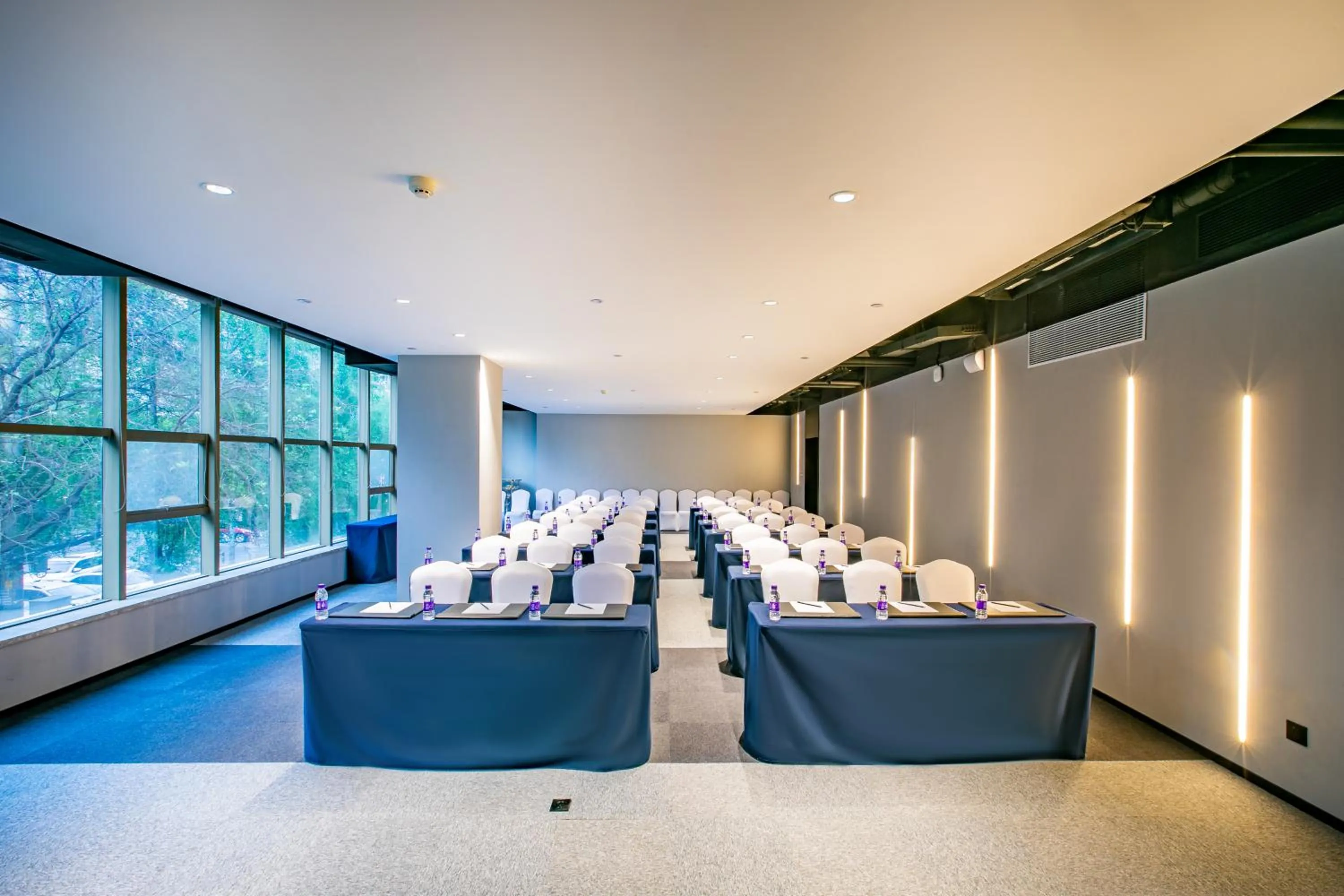 Meeting/conference room in Jinmao Hotel Xi'an Downtown ( Bell & Drum Tower)