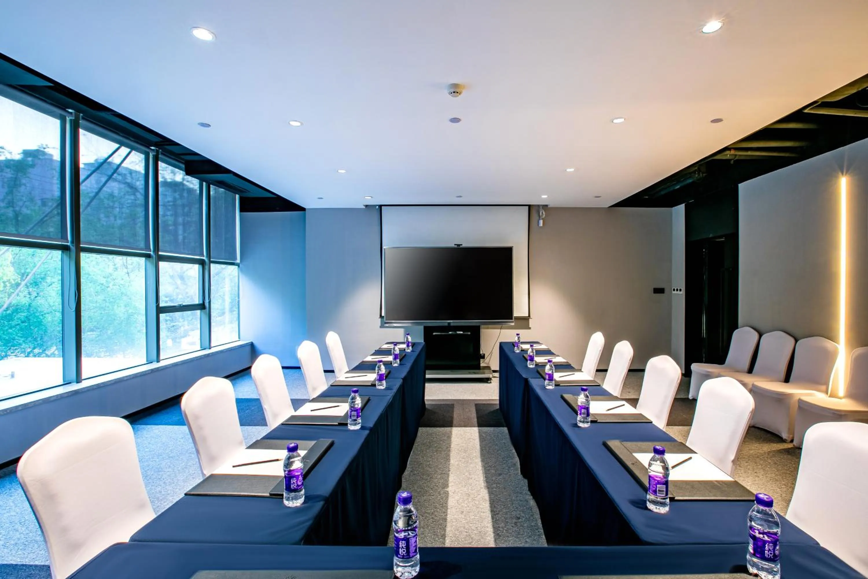 Meeting/conference room in Jinmao Hotel Xi'an Downtown ( Bell & Drum Tower)