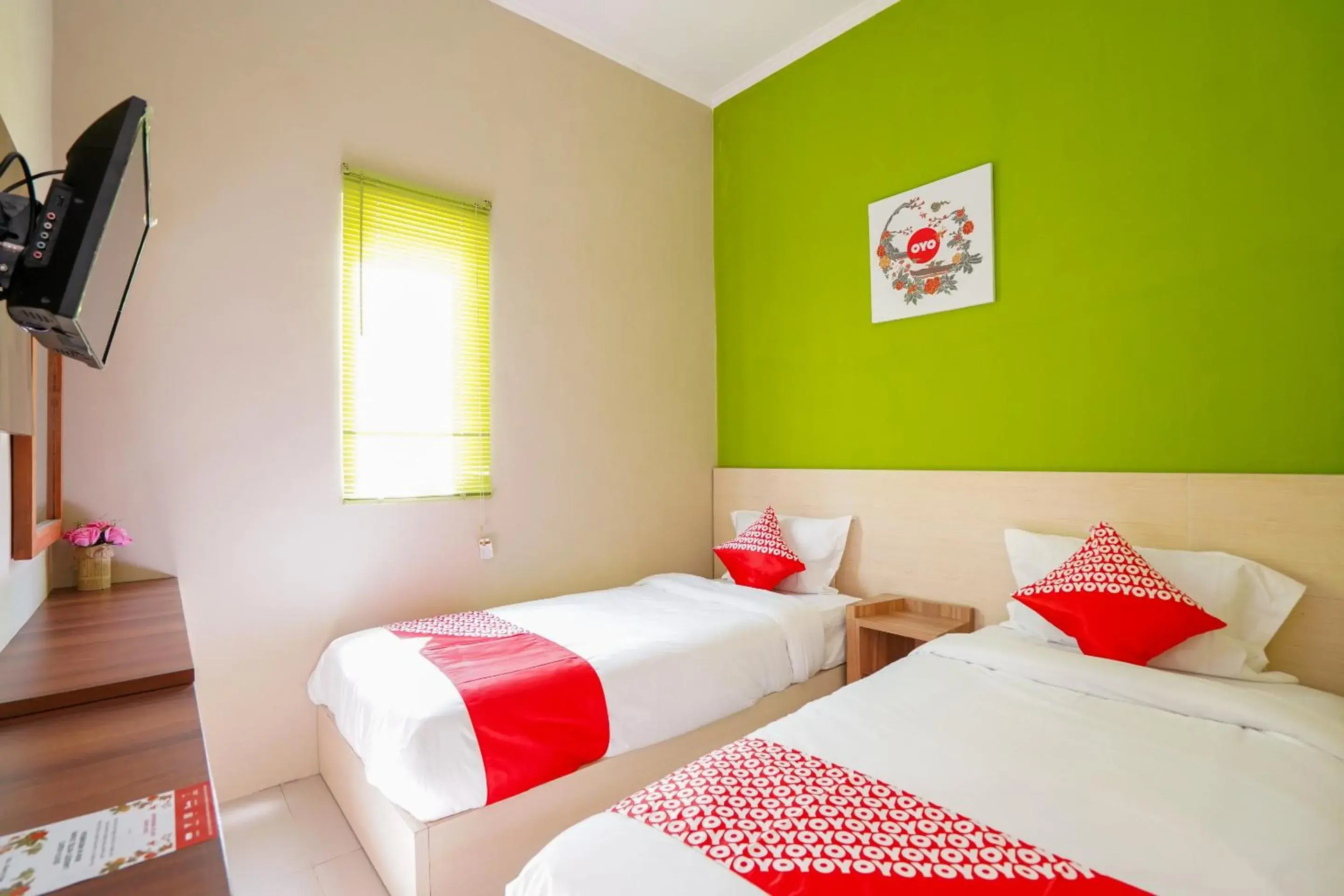 Bedroom, Bed in Hotel O Surabaya near Surabaya Town Square formerly Kupang Gunung Residence Bedroom, Bed in Hotel O Surabaya near Surabaya Town Square formerly Kupang Gunung Residence