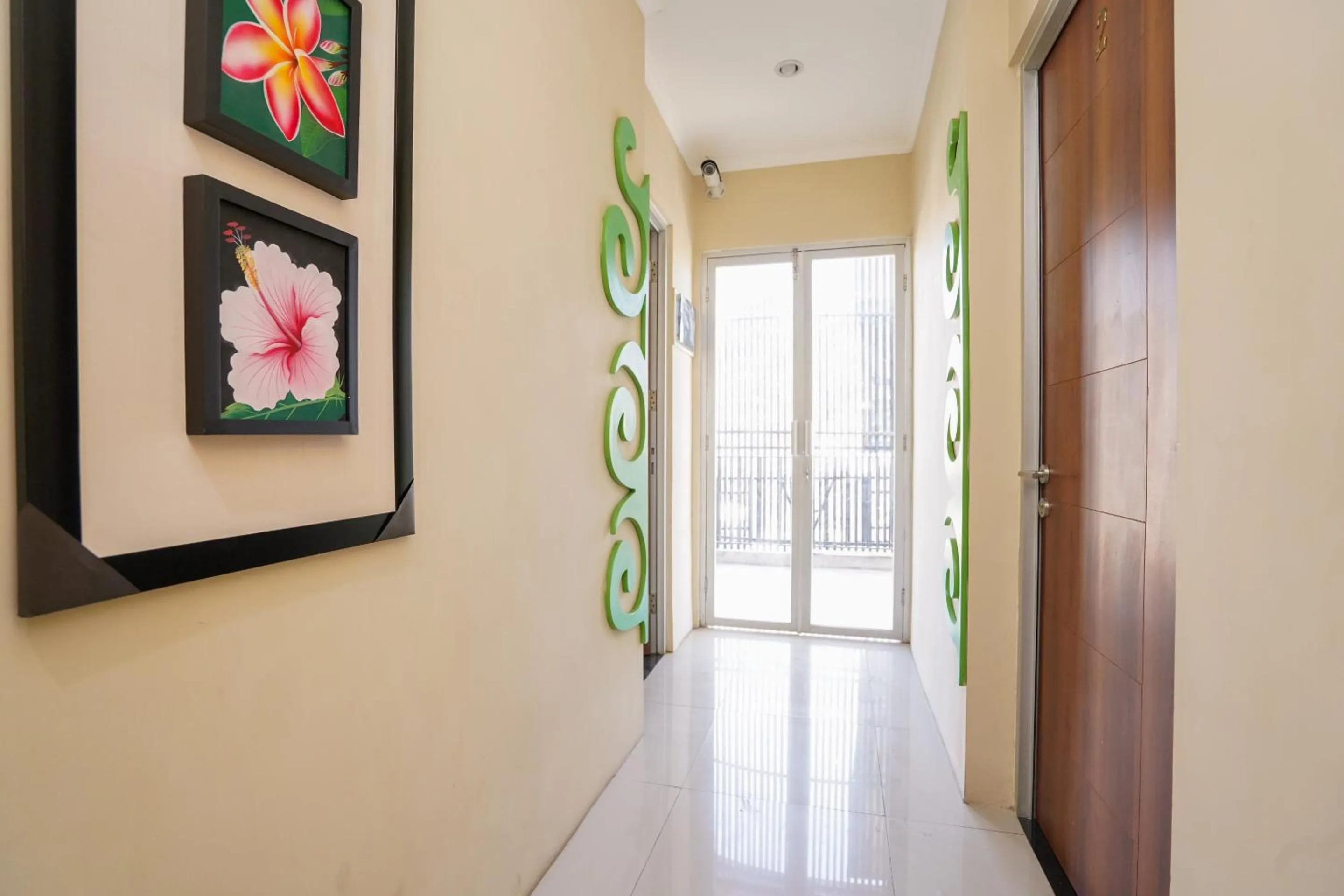 Lobby or reception in Hotel O Surabaya near Surabaya Town Square formerly Kupang Gunung Residence