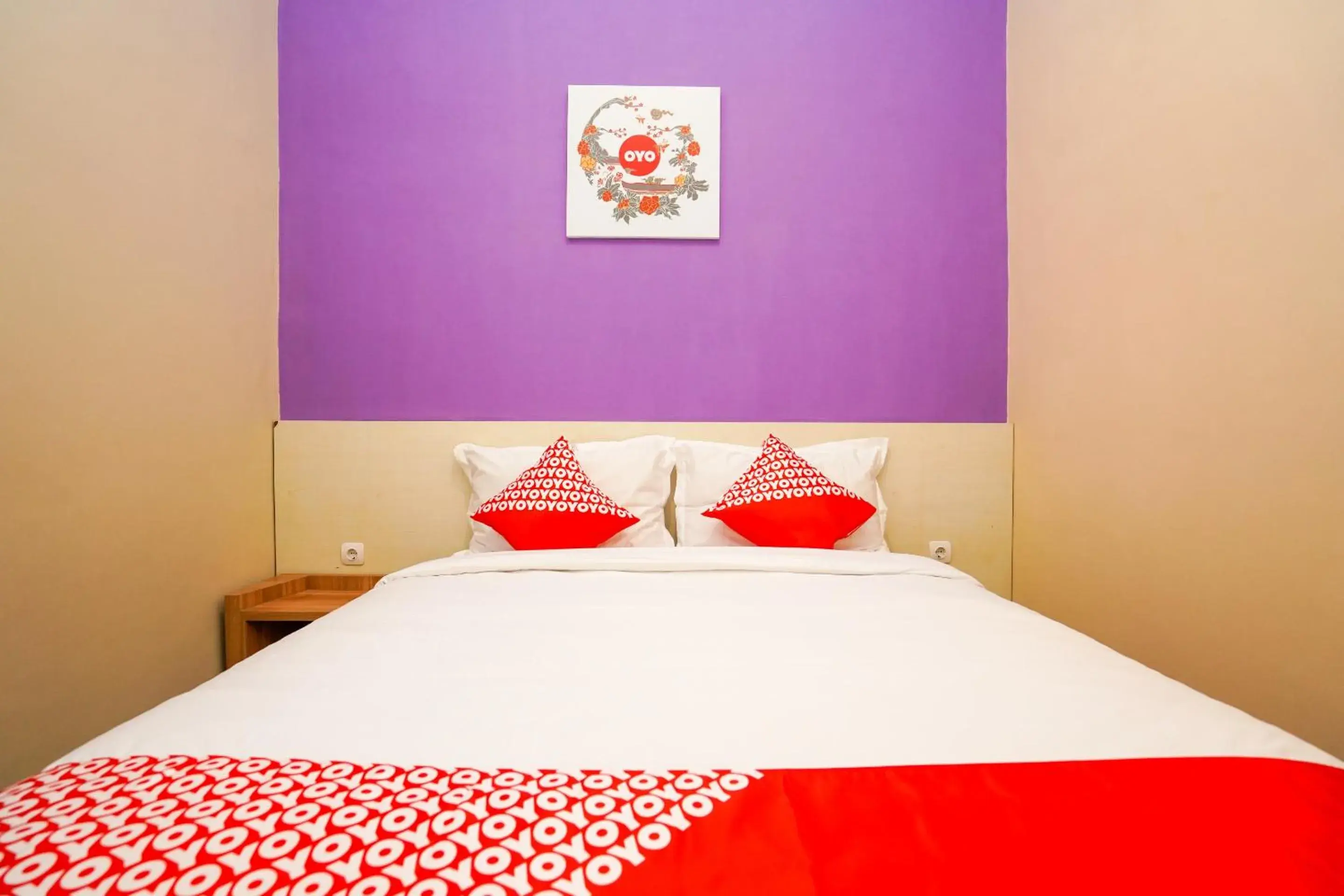 Bedroom, Bed in Hotel O Surabaya near Surabaya Town Square formerly Kupang Gunung Residence Bedroom, Bed in Hotel O Surabaya near Surabaya Town Square formerly Kupang Gunung Residence