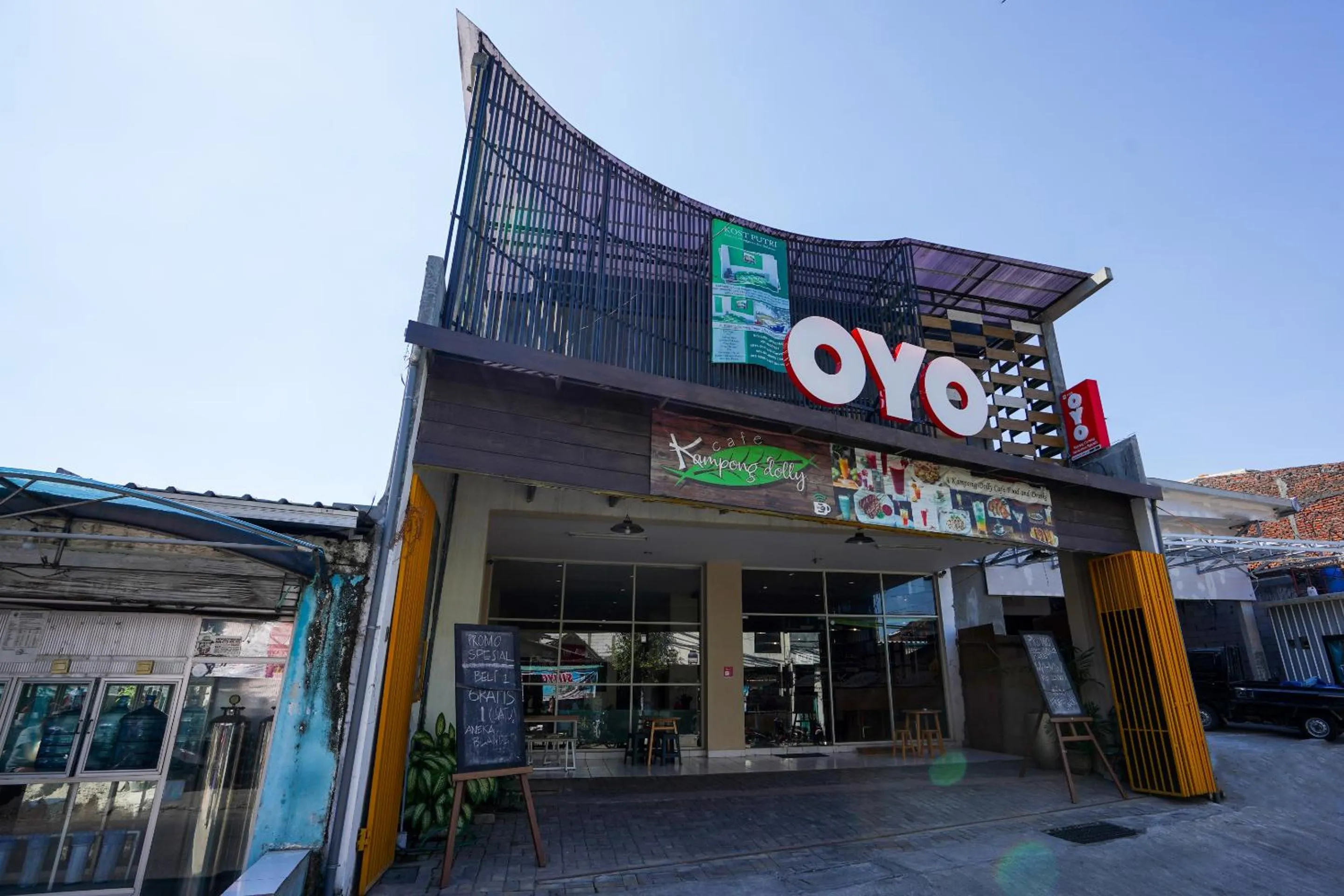 Property building in Hotel O Surabaya near Surabaya Town Square formerly Kupang Gunung Residence