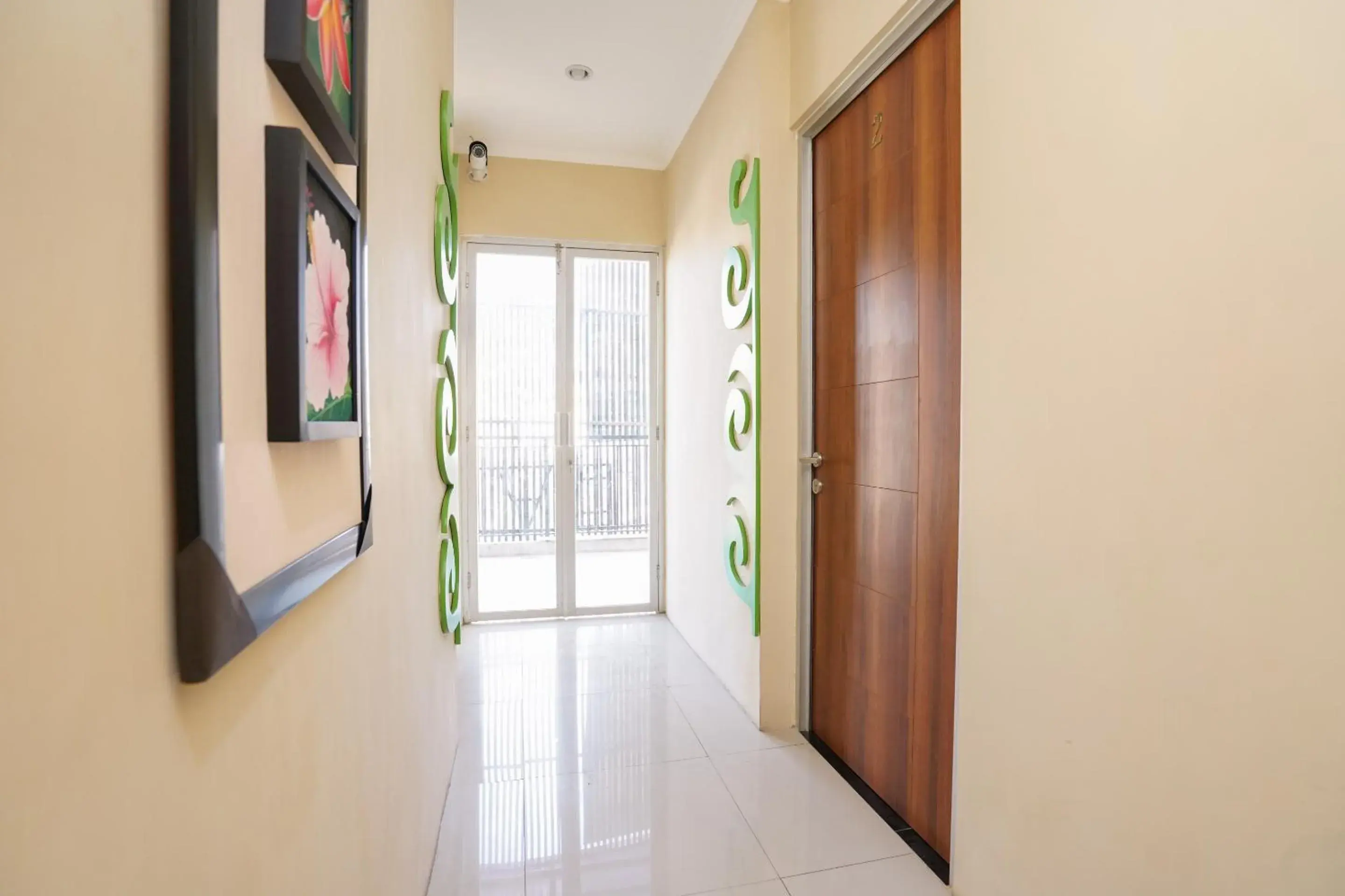 Lobby or reception in Hotel O Surabaya near Surabaya Town Square formerly Kupang Gunung Residence Lobby or reception in Hotel O Surabaya near Surabaya Town Square formerly Kupang Gunung Residence