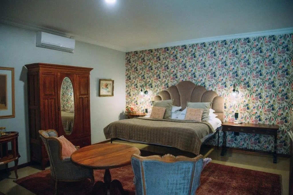 Dining area, Bed in The Bohemian Guesthouse