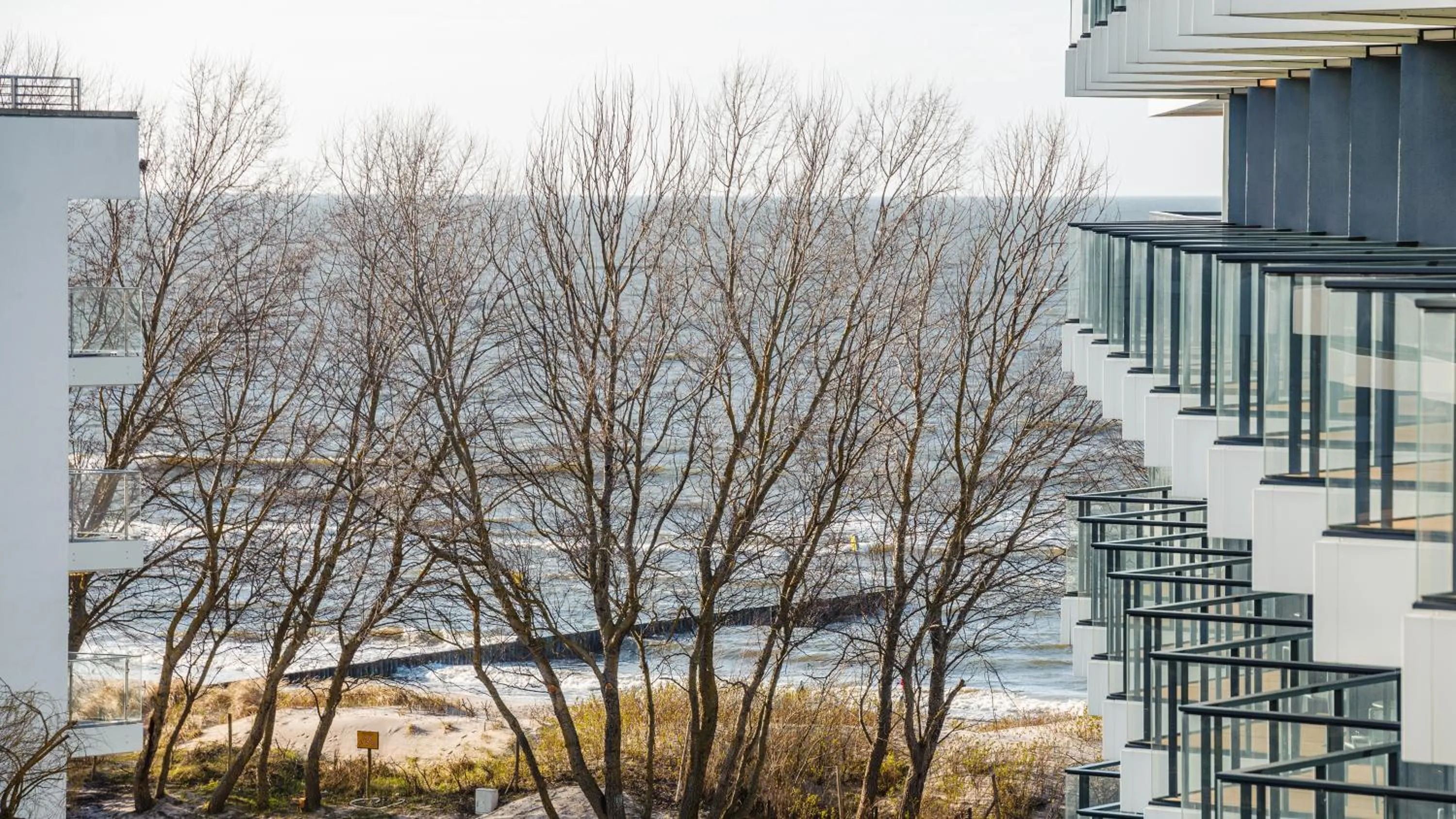 Sea view in Seaside Kołobrzeg, Sun & Snow