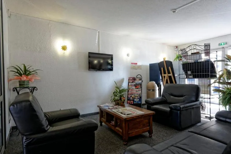 Lounge or bar in Fasthotel Tarbes Séméac - Un hôtel FH Confort