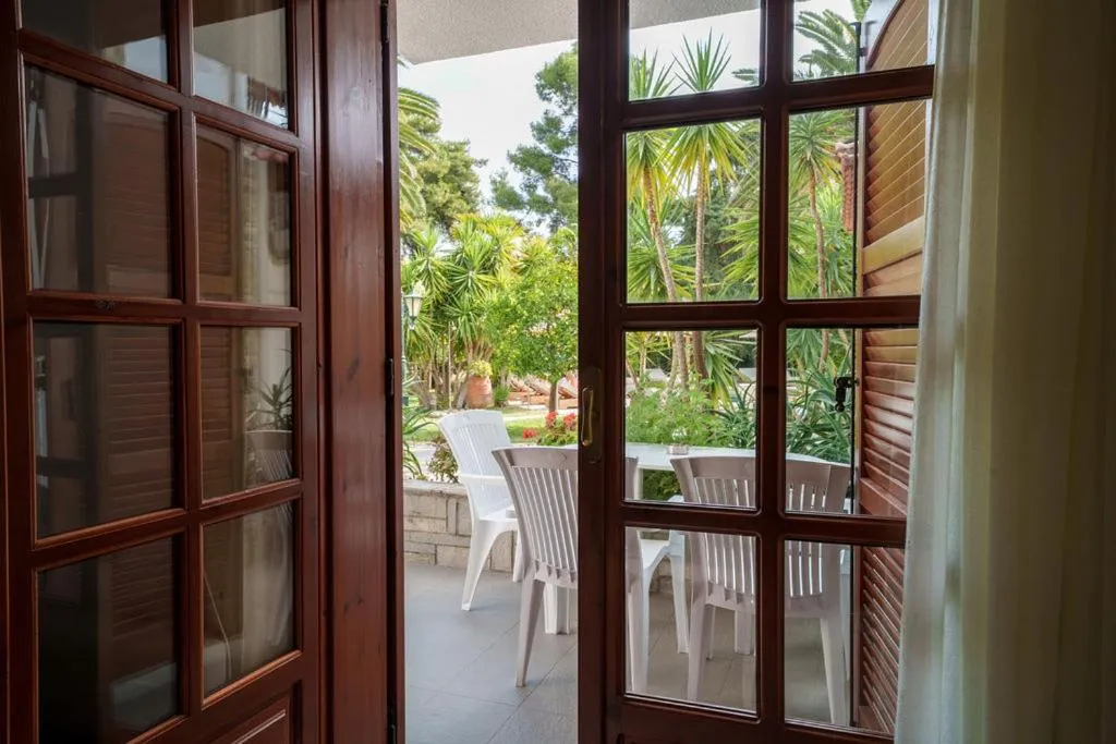 Garden view in Hotel Pilalidis