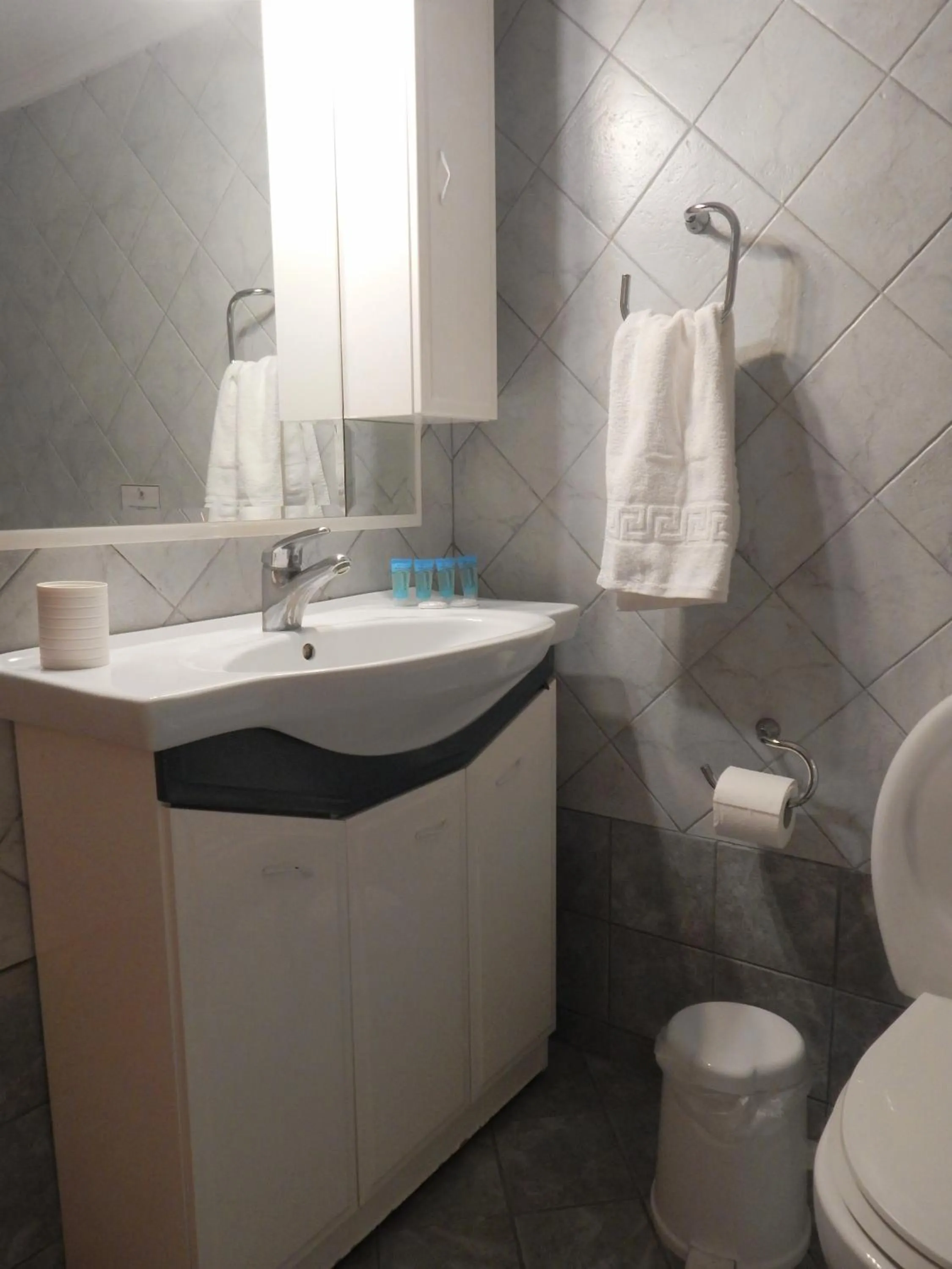 Bathroom in Hotel Pilalidis