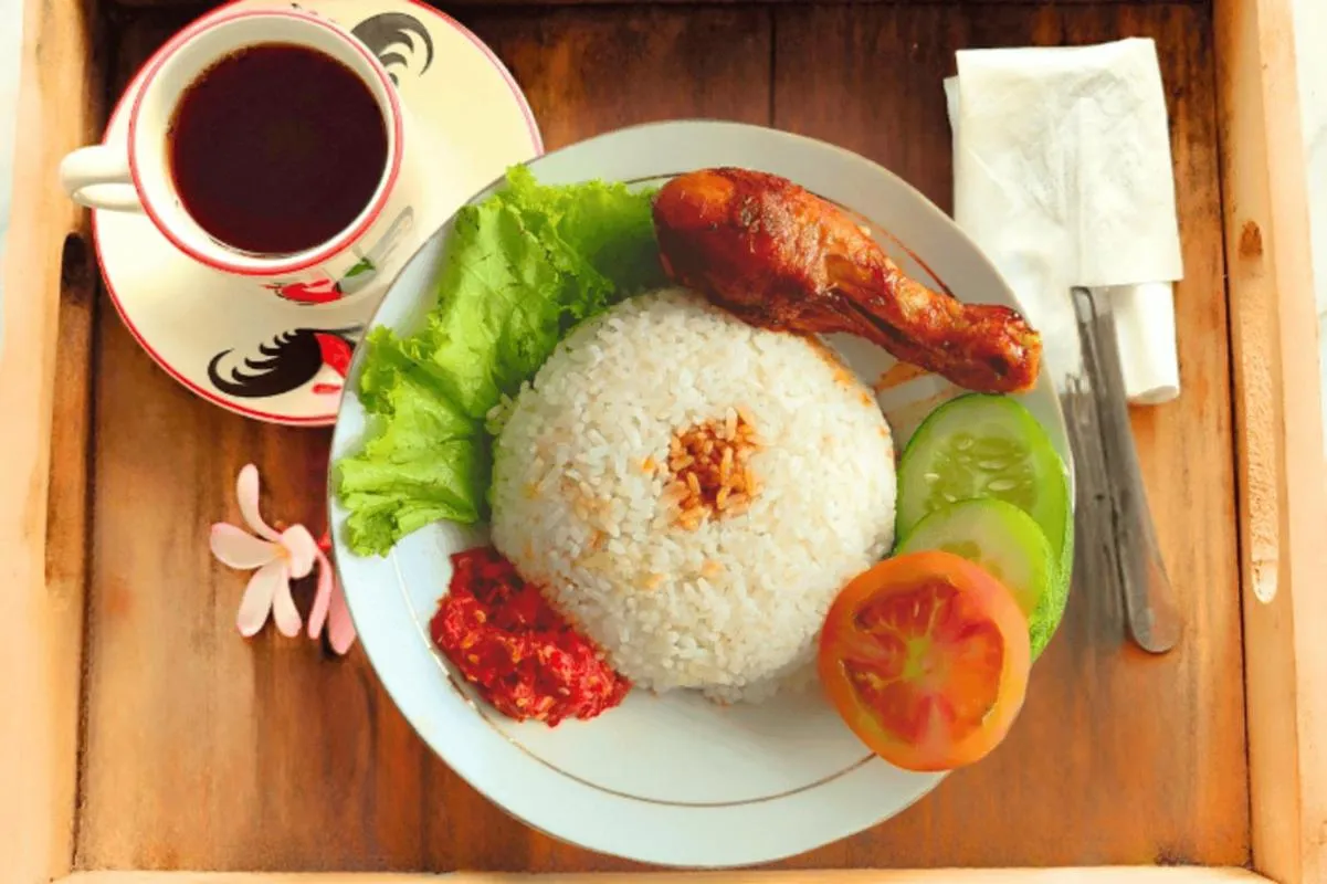 Food and drinks in The Mangkoro Hotel by Sinergi