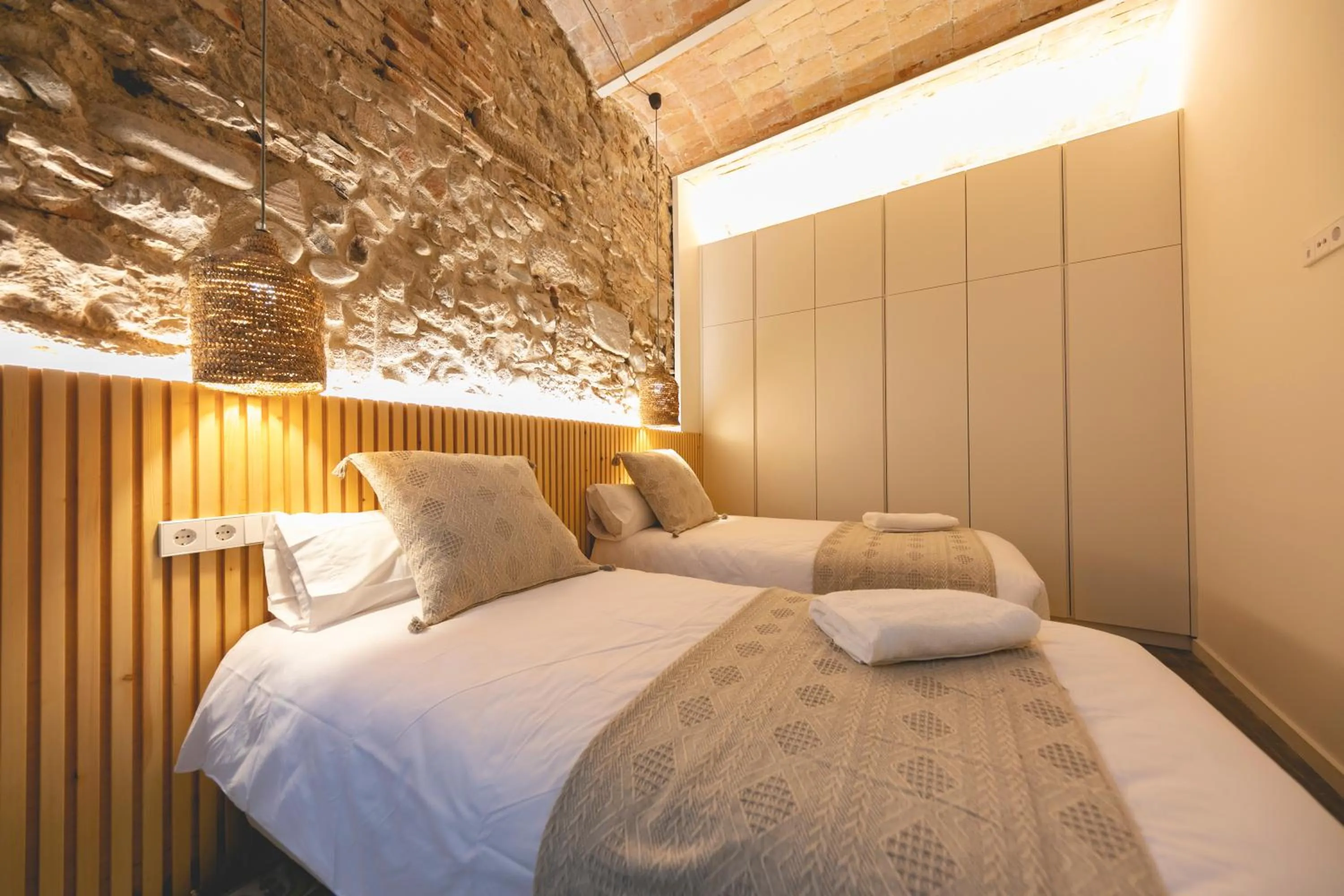 Bed in Bravissimo Mercaders, beautiful 3 bedroom apartment