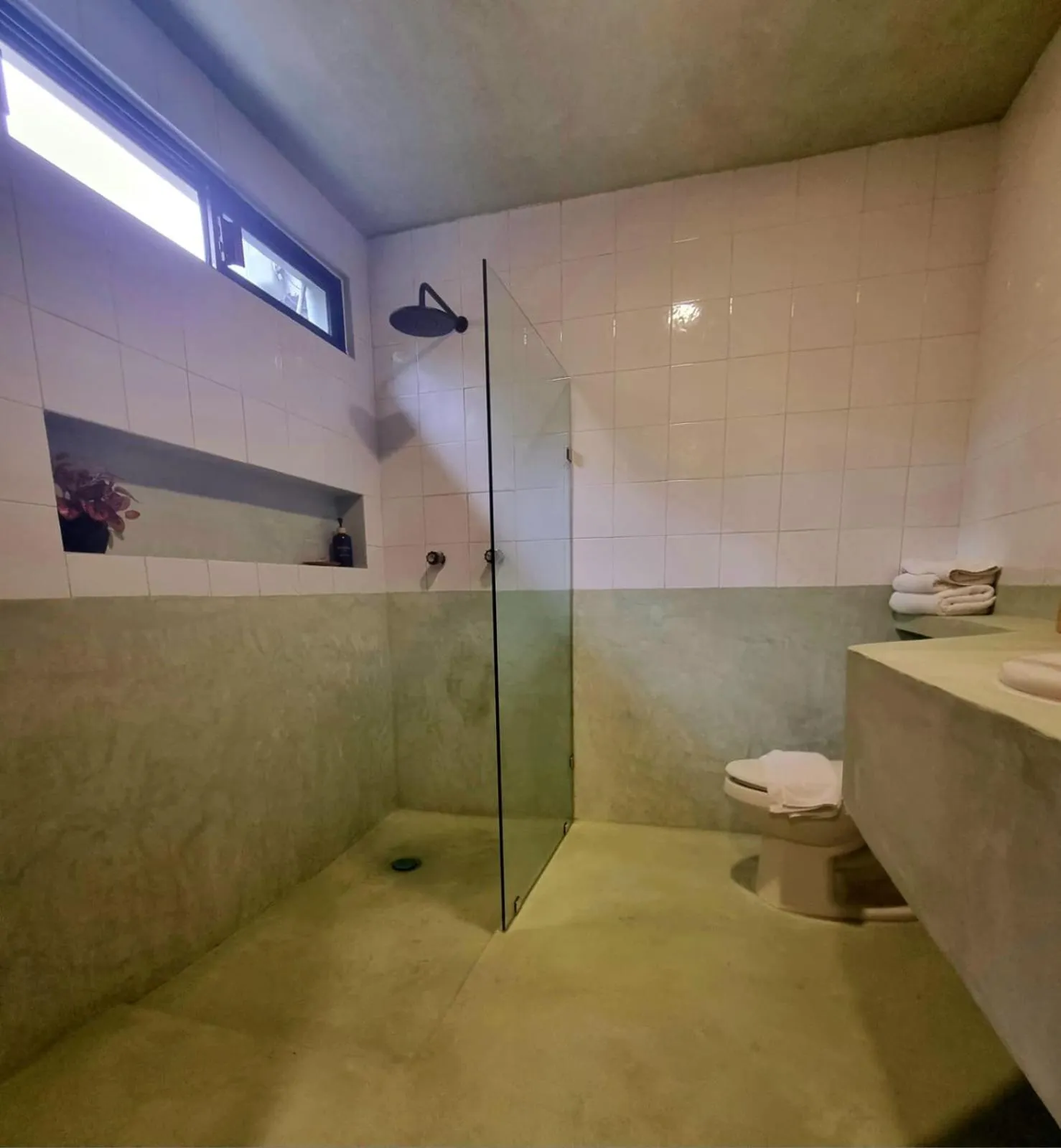 Bathroom in Hotel Holly