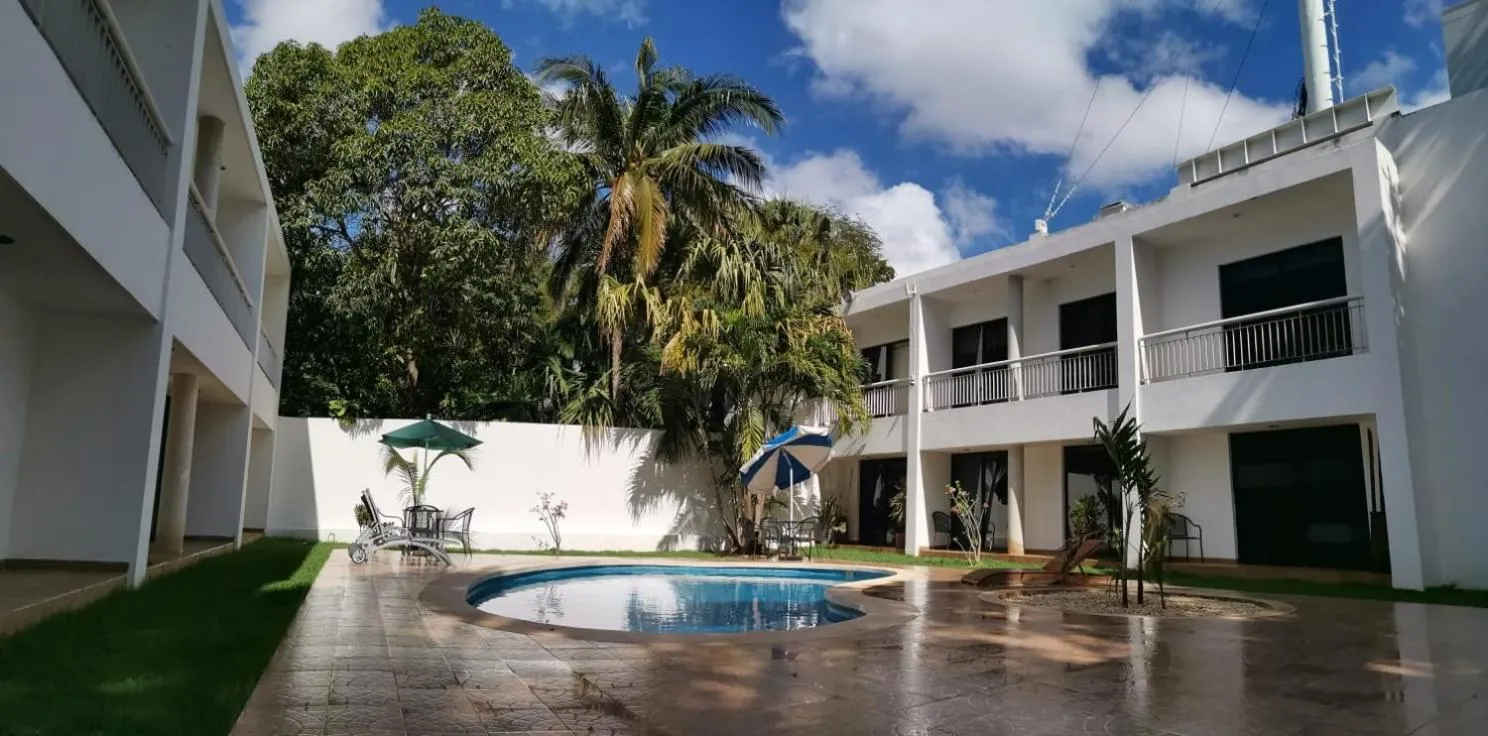 Swimming pool in Hotel Holly
