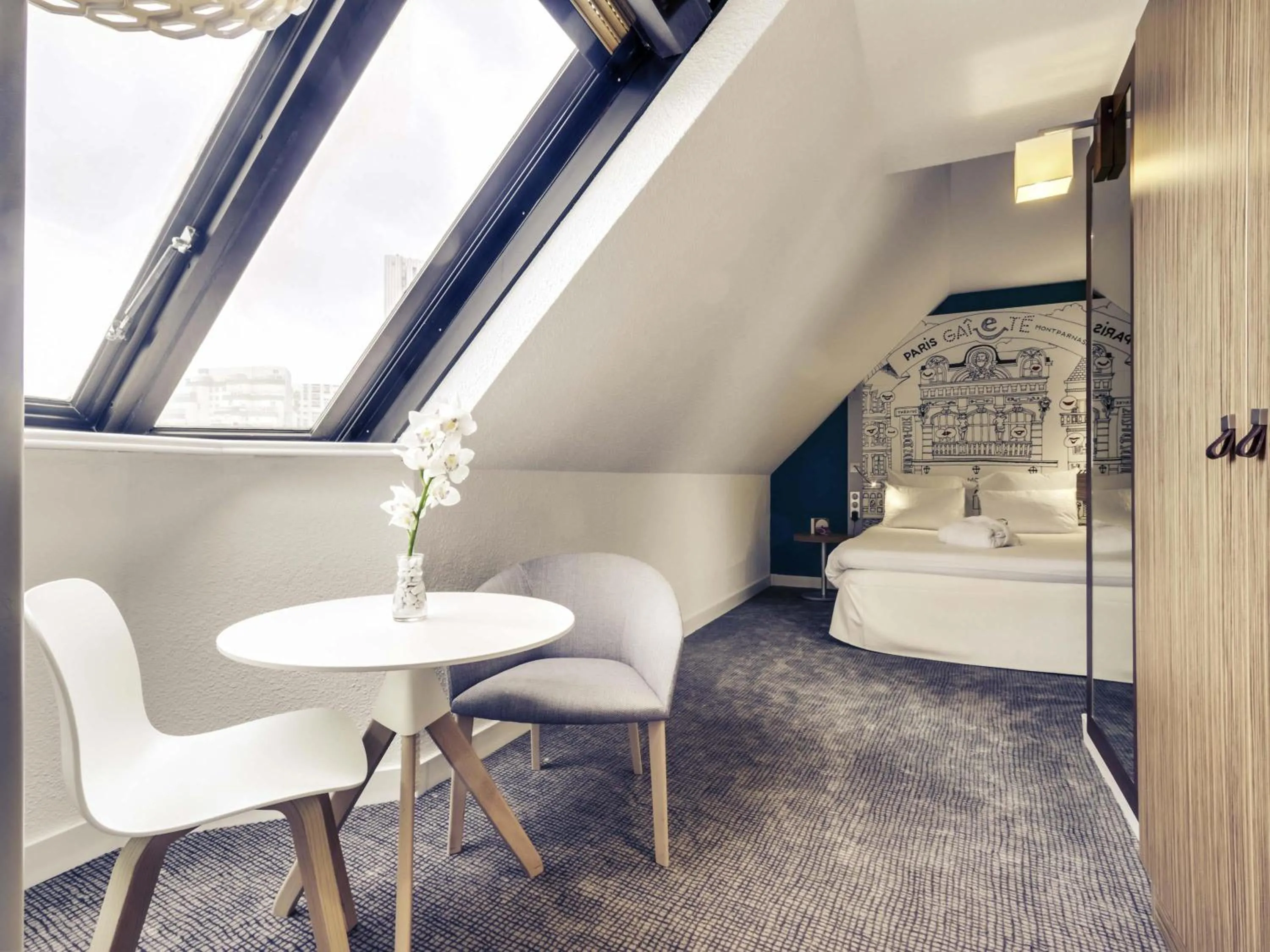 Bedroom in Hôtel Mercure Paris Centre Gare Montparnasse