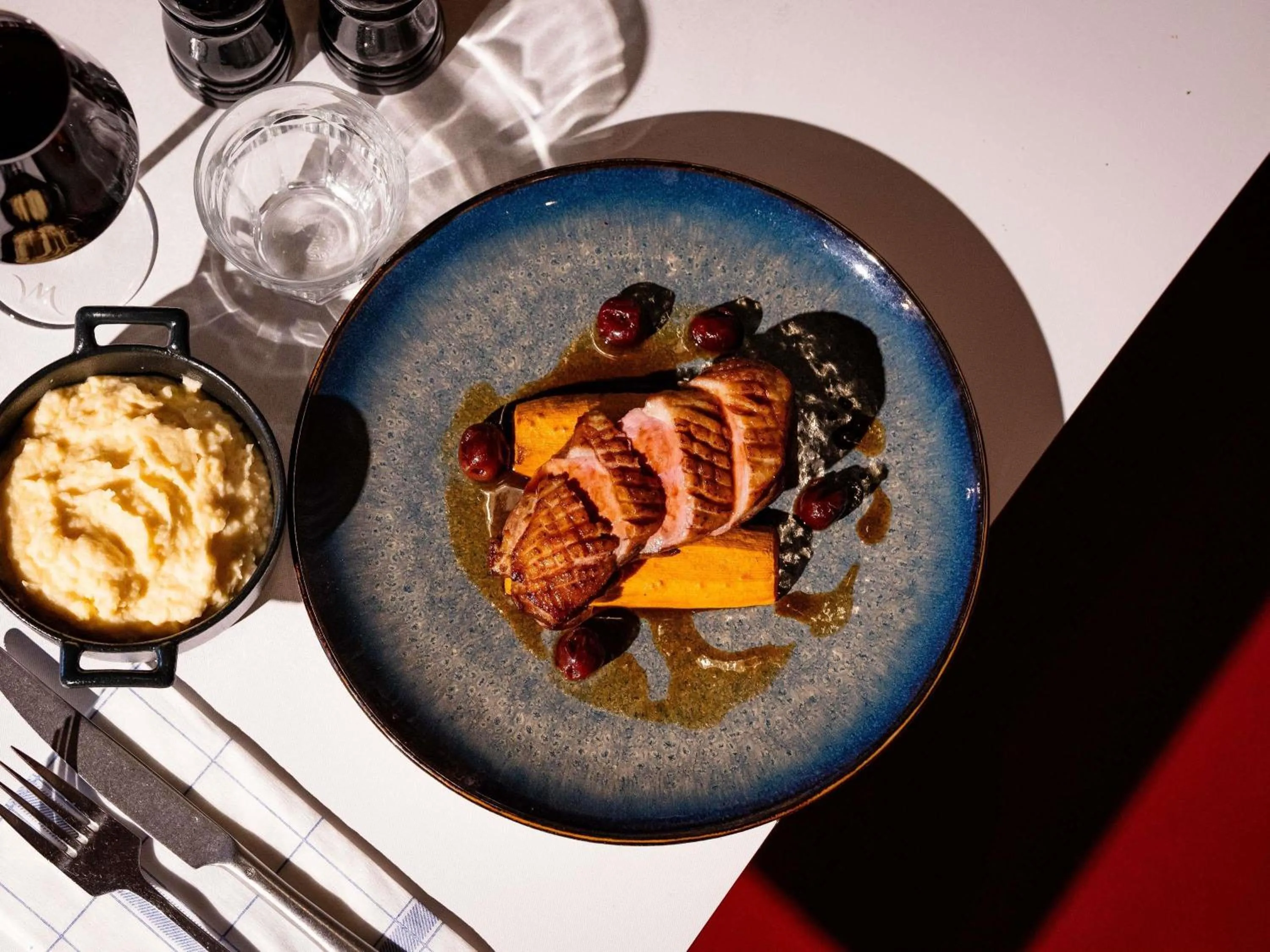 Restaurant/places to eat in Hôtel Mercure Paris Centre Gare Montparnasse