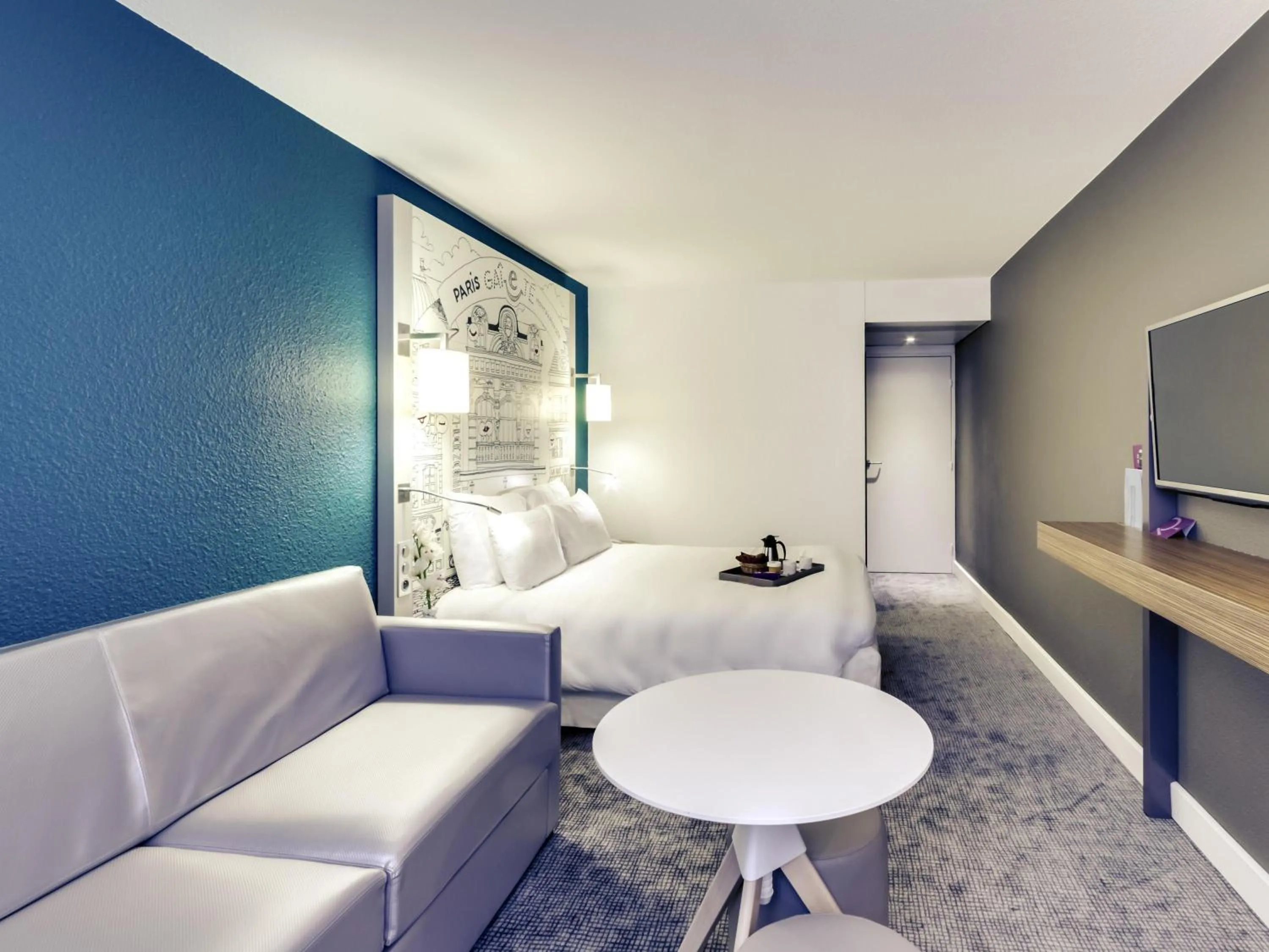 Bedroom in Hôtel Mercure Paris Centre Gare Montparnasse