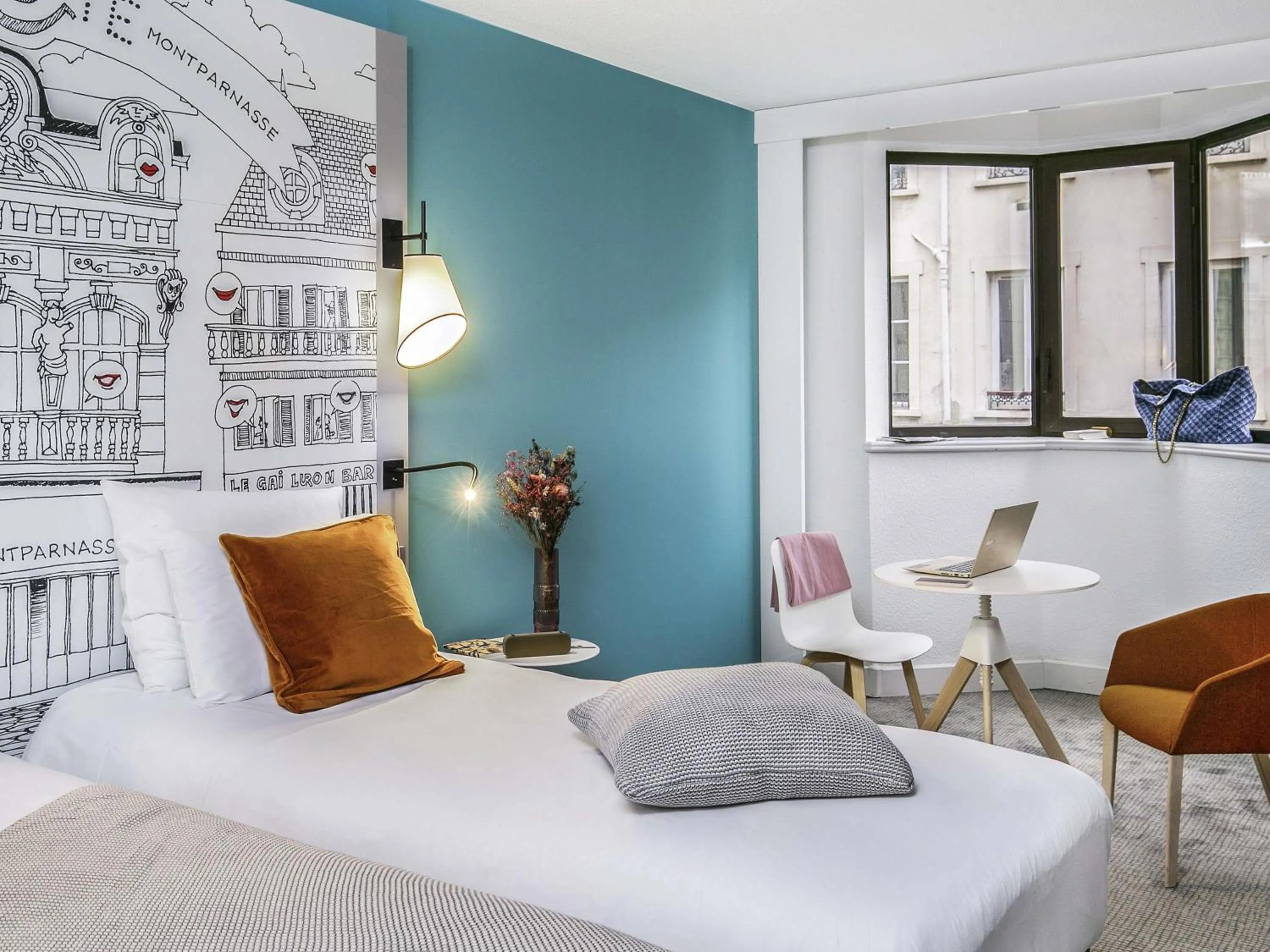 Bedroom, Bed in Hôtel Mercure Paris Centre Gare Montparnasse