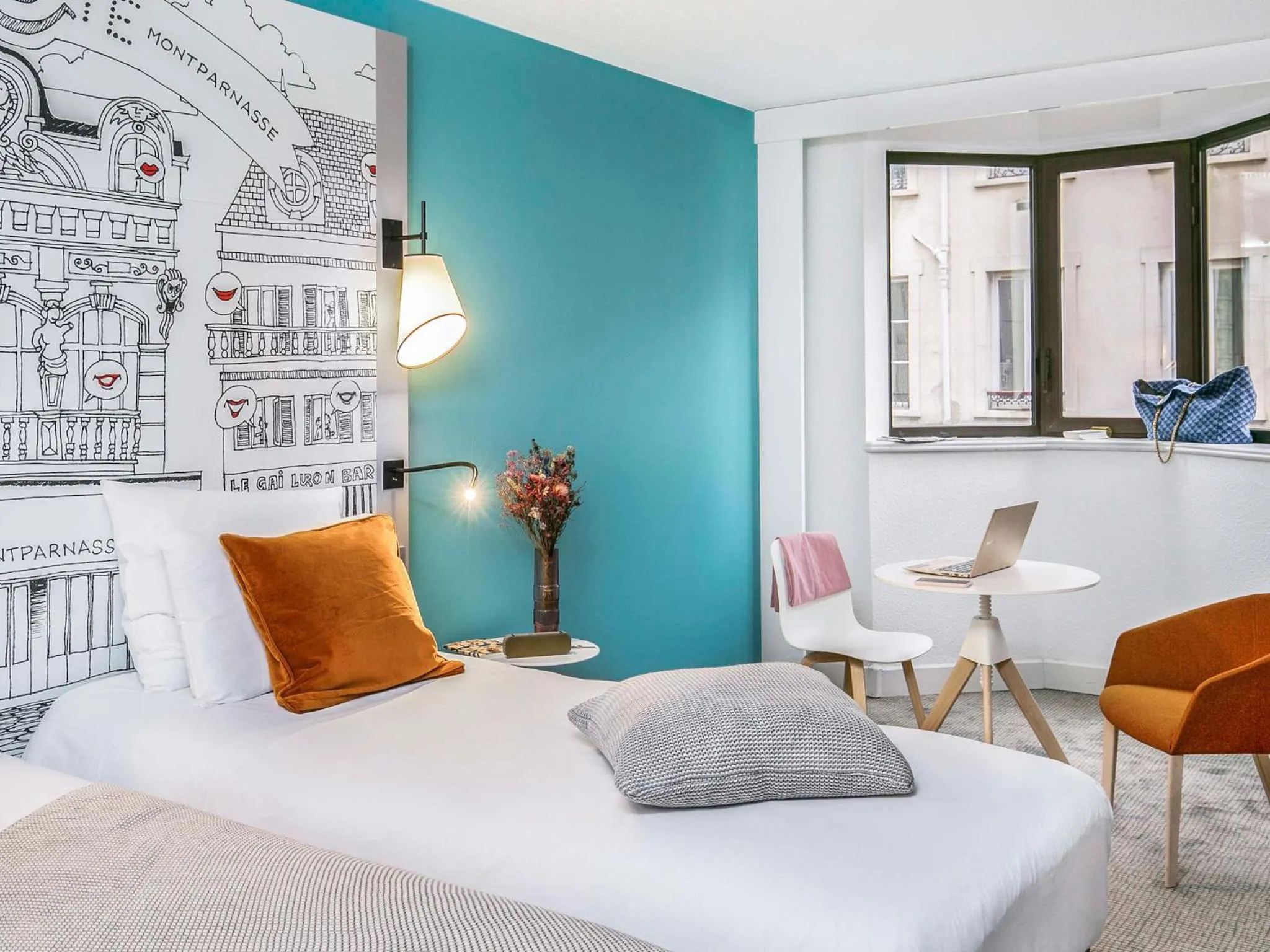 City view, Bed in Hôtel Mercure Paris Centre Gare Montparnasse