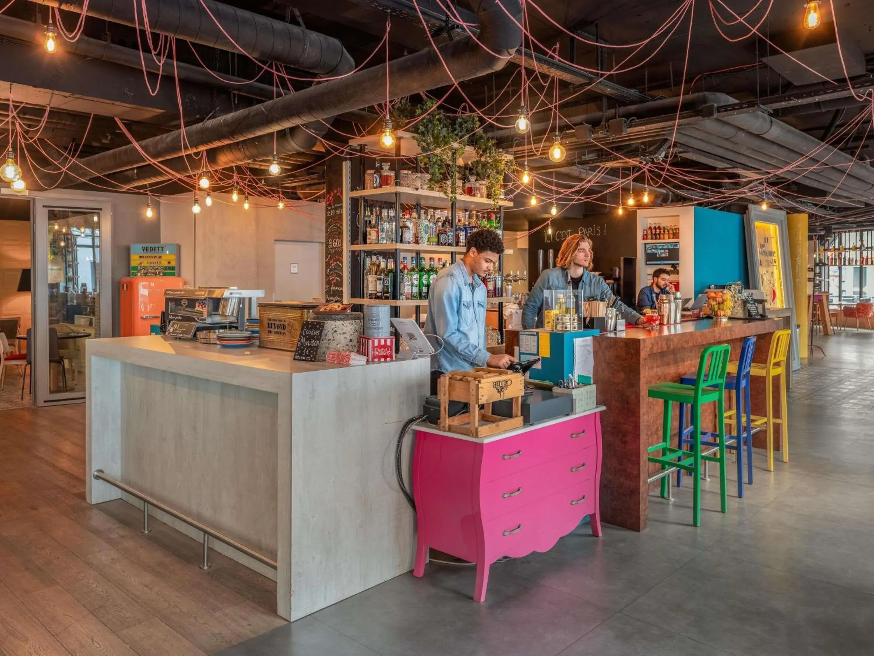 Property building in Hôtel Mercure Paris Centre Gare Montparnasse Property building in Hôtel Mercure Paris Centre Gare Montparnasse