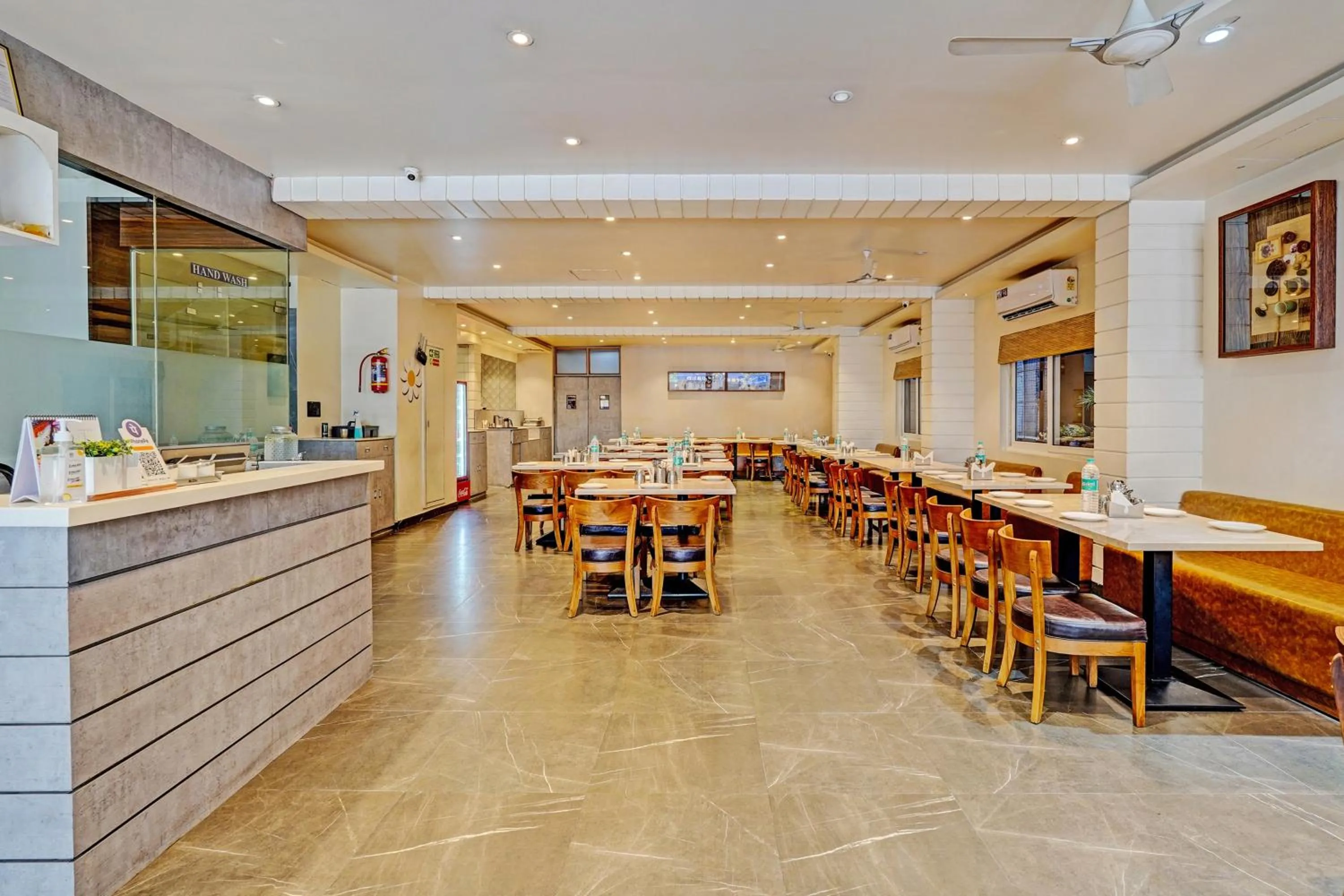 Restaurant/places to eat in Super Townhouse OAK Clove Boutique Hotel Rajaji Nagar Near Lulu Mall Bengaluru