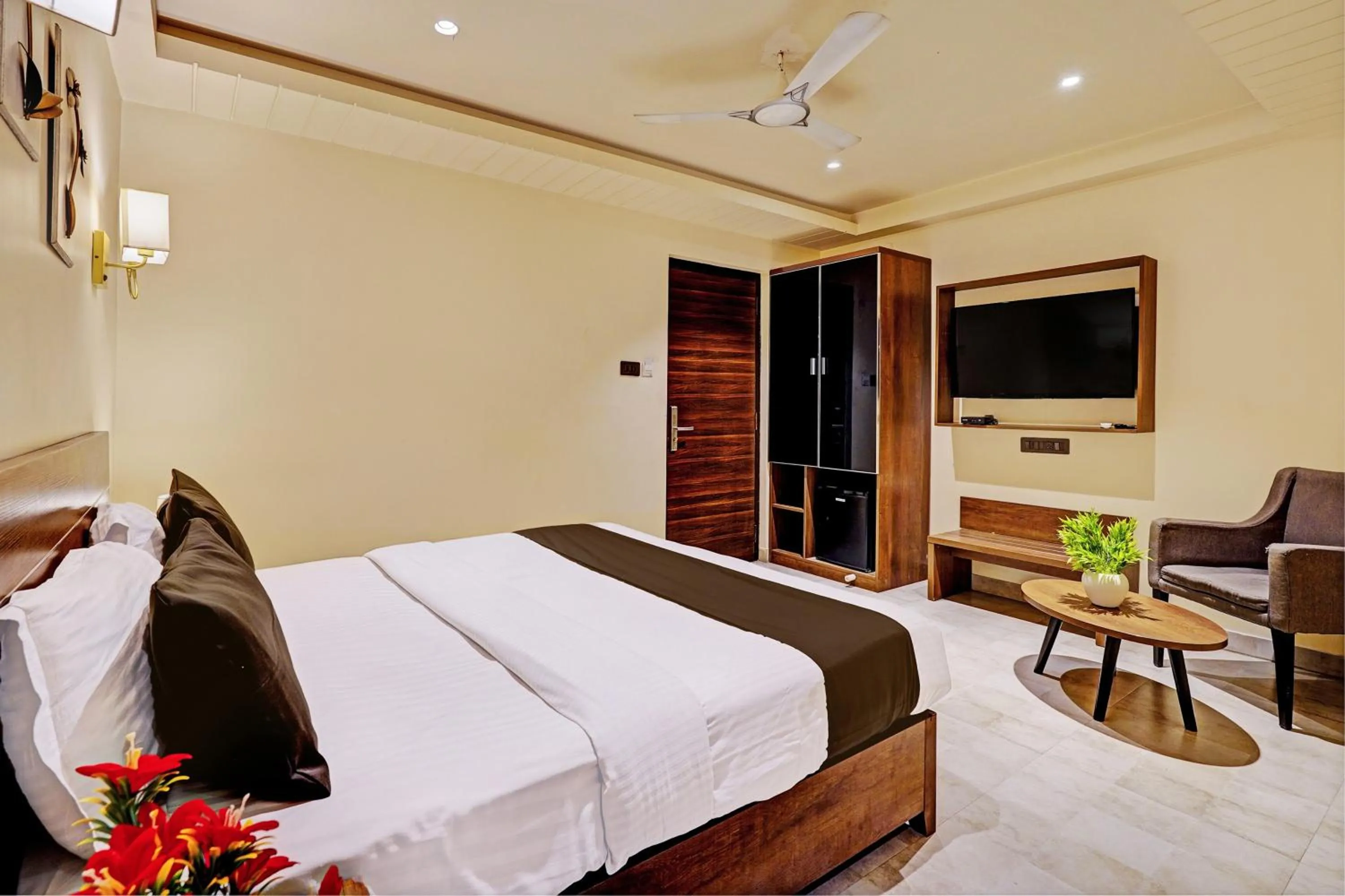 Bedroom, Bed in Super Townhouse OAK Clove Boutique Hotel Rajaji Nagar Near Lulu Mall Bengaluru