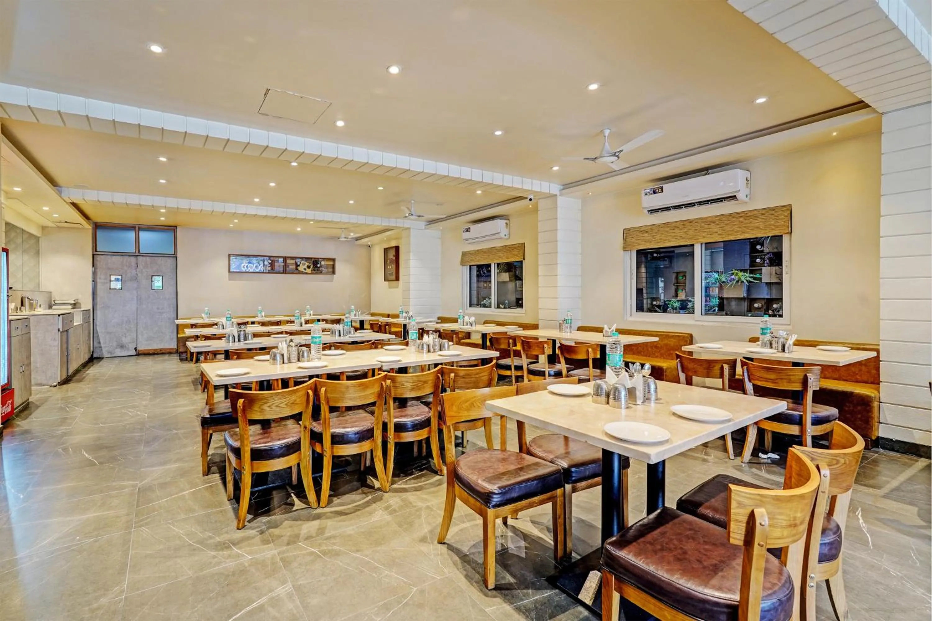 Restaurant/places to eat in Super Townhouse OAK Clove Boutique Hotel Rajaji Nagar Near Lulu Mall Bengaluru