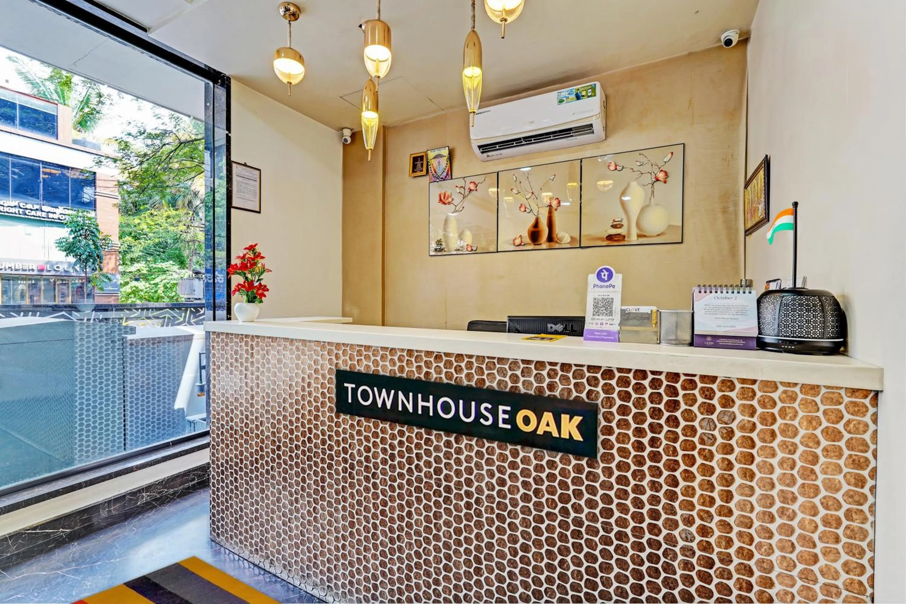 Lobby or reception in Super Townhouse OAK Clove Boutique Hotel Rajaji Nagar Near Lulu Mall Bengaluru