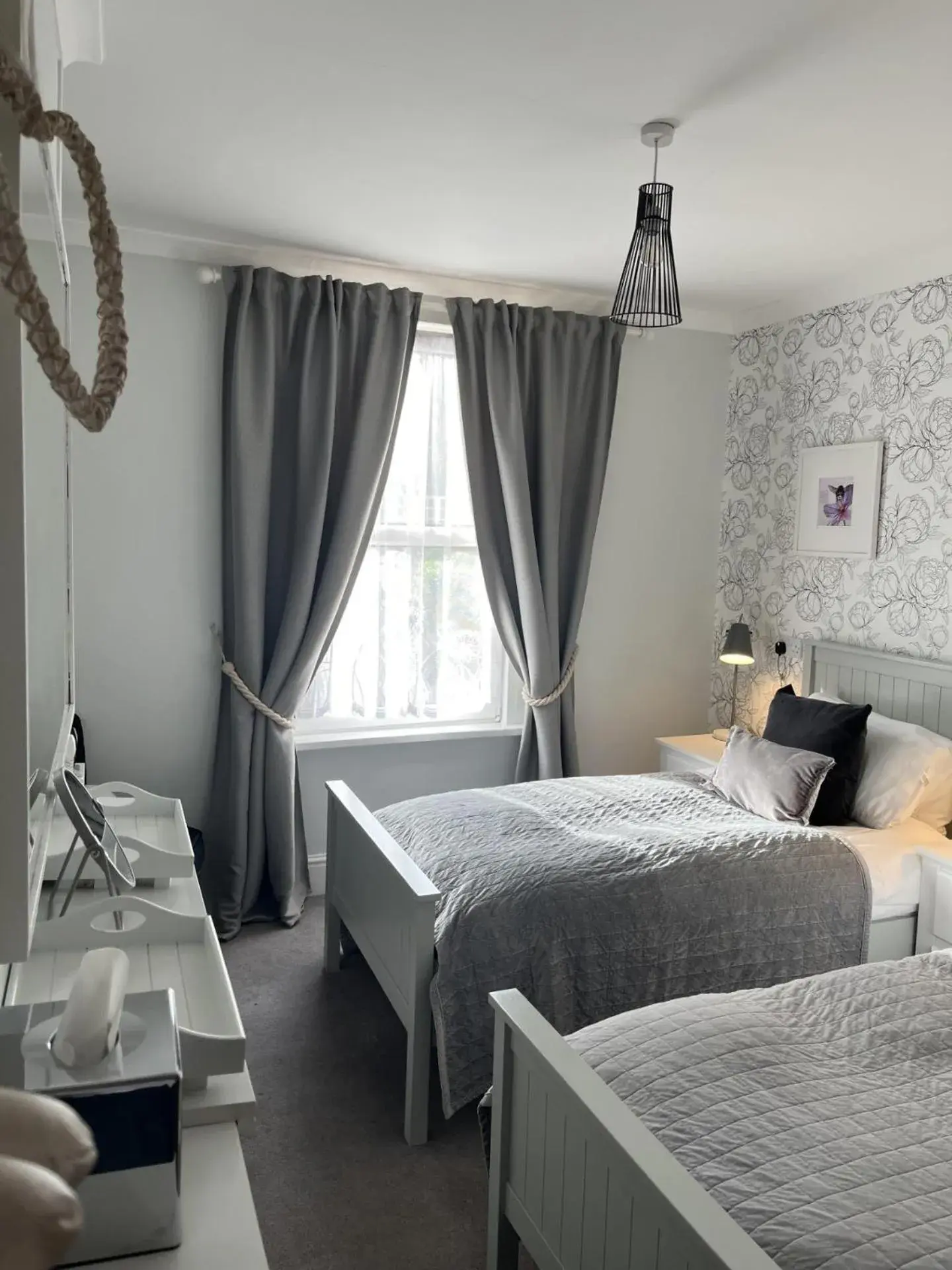 Twin Room with Private Bathroom - single occupancy in The Glastonbury Townhouse B&B Twin Room with Private Bathroom - single occupancy in The Glastonbury Townhouse B&B