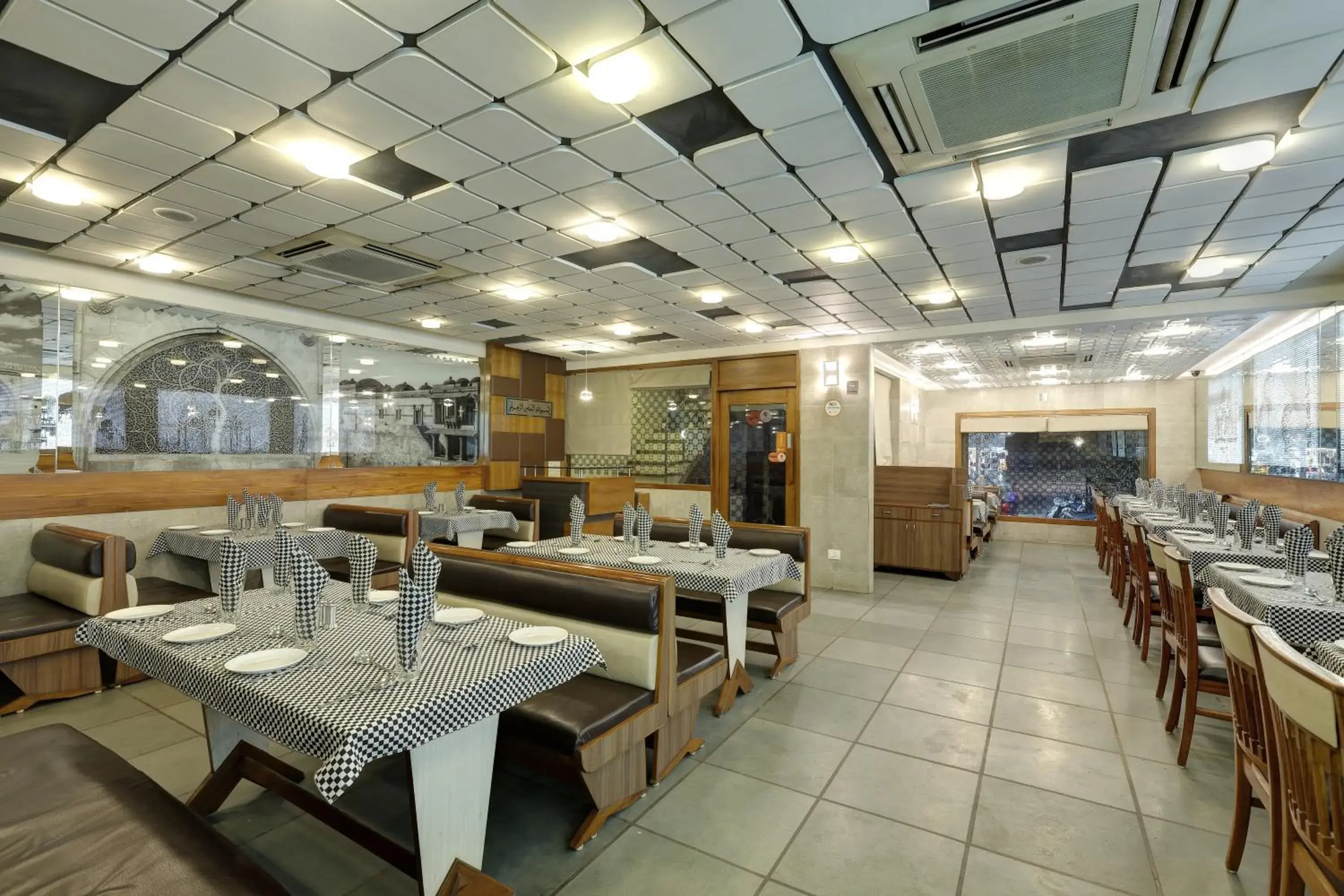 Restaurant/places to eat in Hotel Good Night Restaurant/places to eat in Hotel Good Night