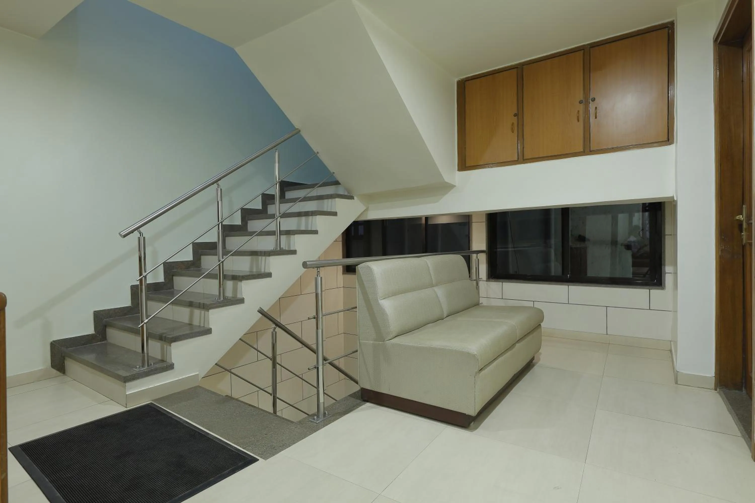 Communal lounge/ TV room in Hotel Good Night