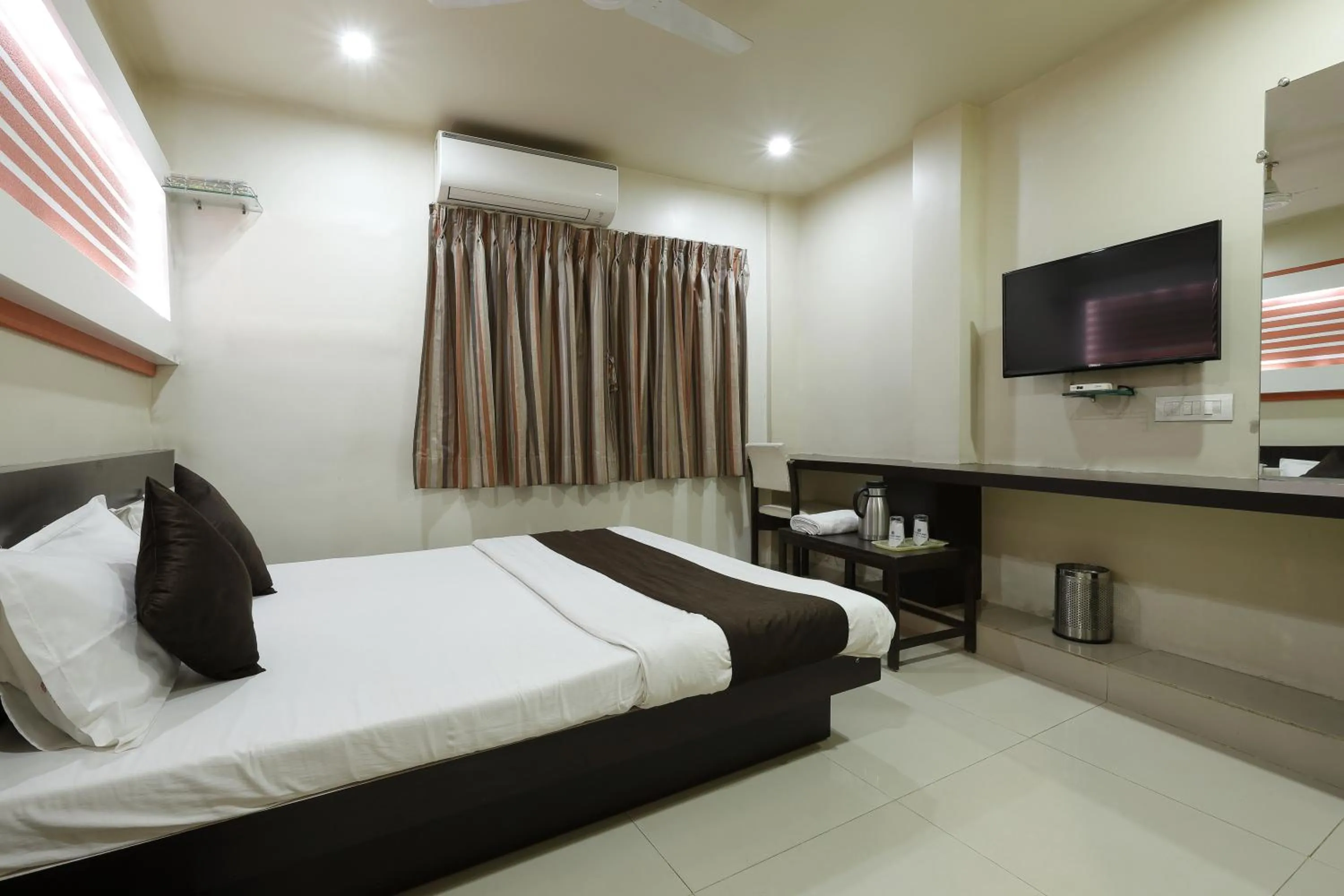 Photo of the whole room, Bed in Hotel Good Night